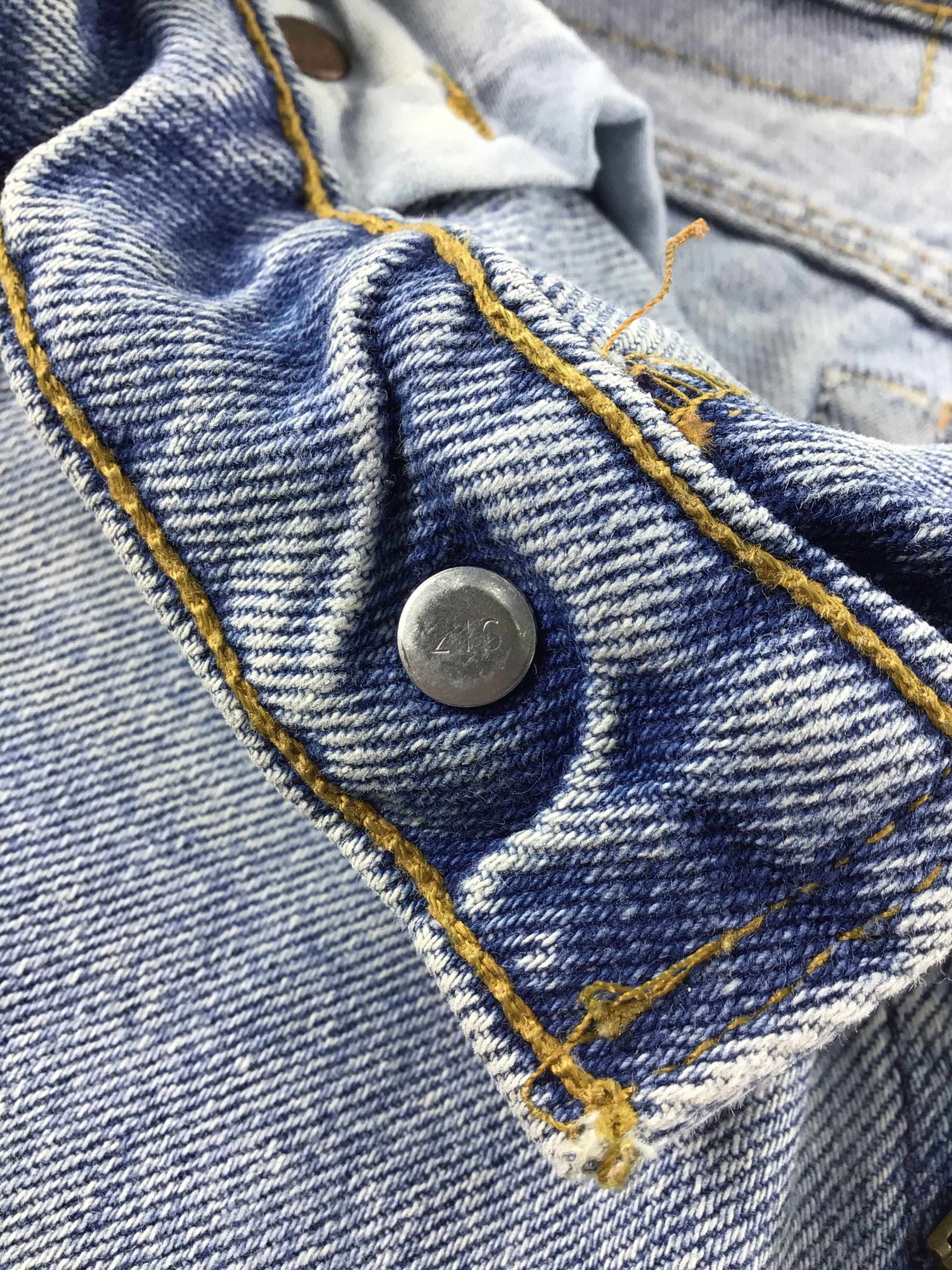Levi's × Vintage Vintage Levis 550 Jeans Light Wash Denim -J350 Size US 26 / EU 42 - 7 Thumbnail