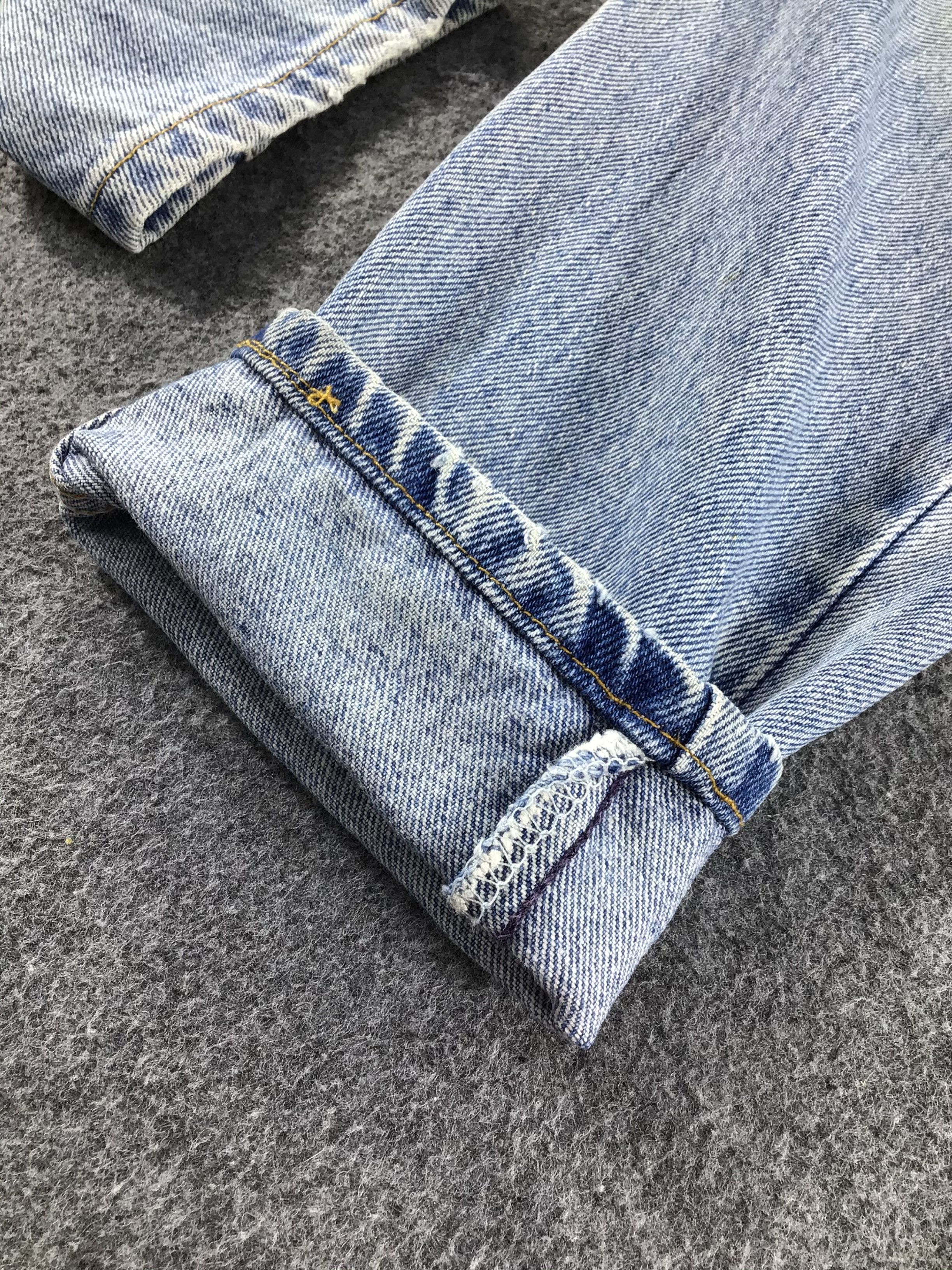 Levi's × Vintage Vintage Levis 550 Jeans Light Wash Denim -J350 Size US 26 / EU 42 - 8 Thumbnail