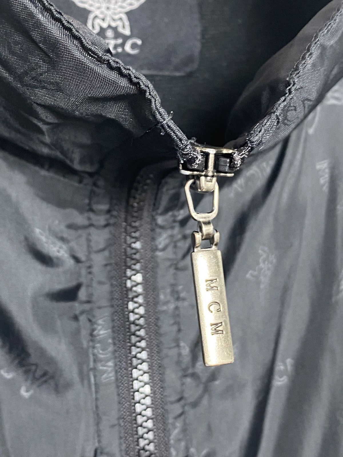 Japanese Brand Vintage MCM Légére Embroidered Windbreaker / Travis Scott Size US L / EU 52-54 / 3 - 6 Thumbnail