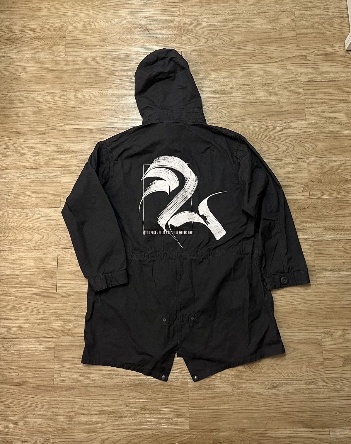 image of Gu x Pop Magazine Fusion Prism Art M65 Fishtail Parka in Dark Gray, Men's (Size Large)