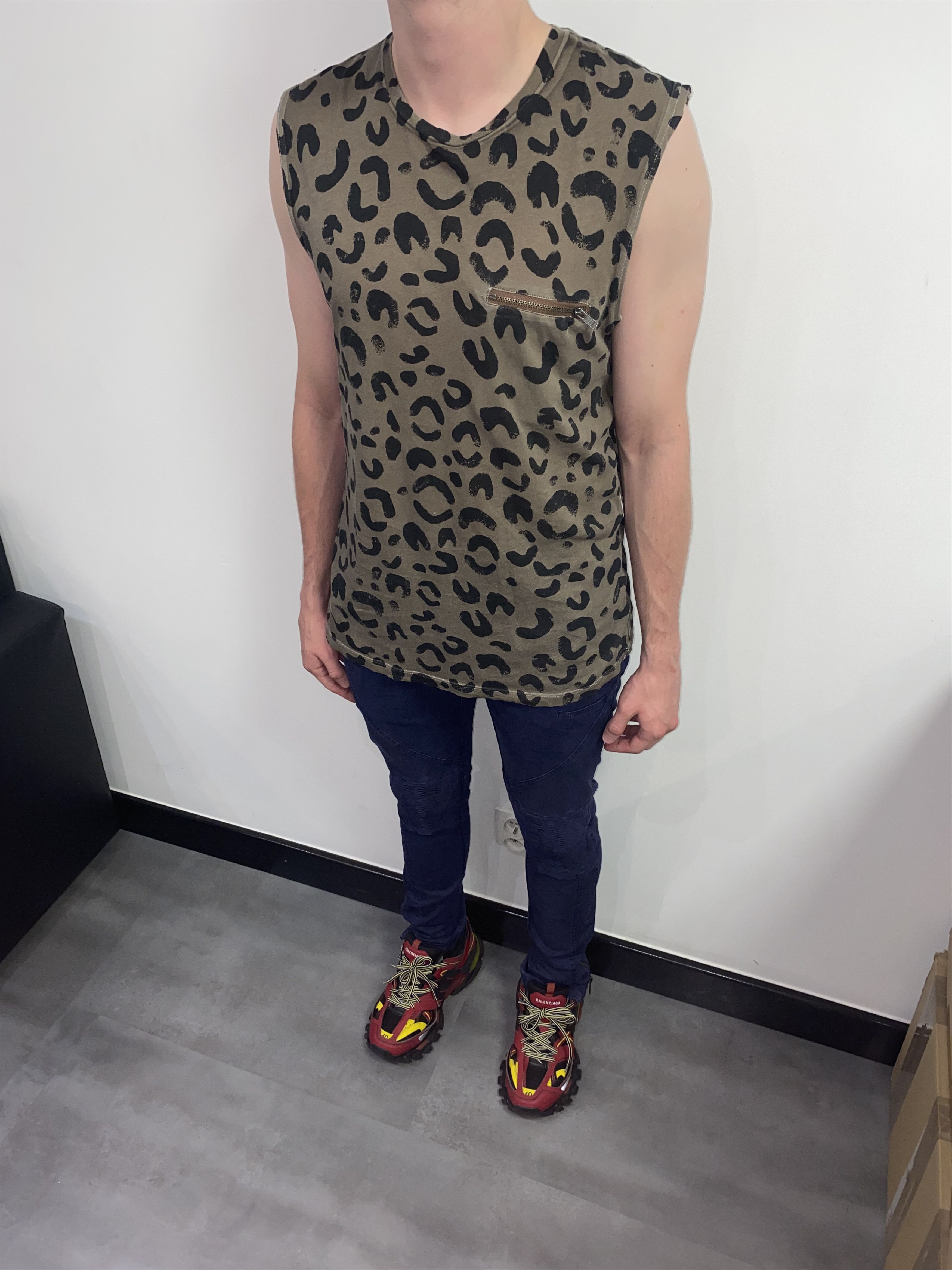 Marc Jacobs Marc Jacobs Tiger All Over Print Distressed Tank Top Size US S / EU 44-46 / 1 - 7 Thumbnail