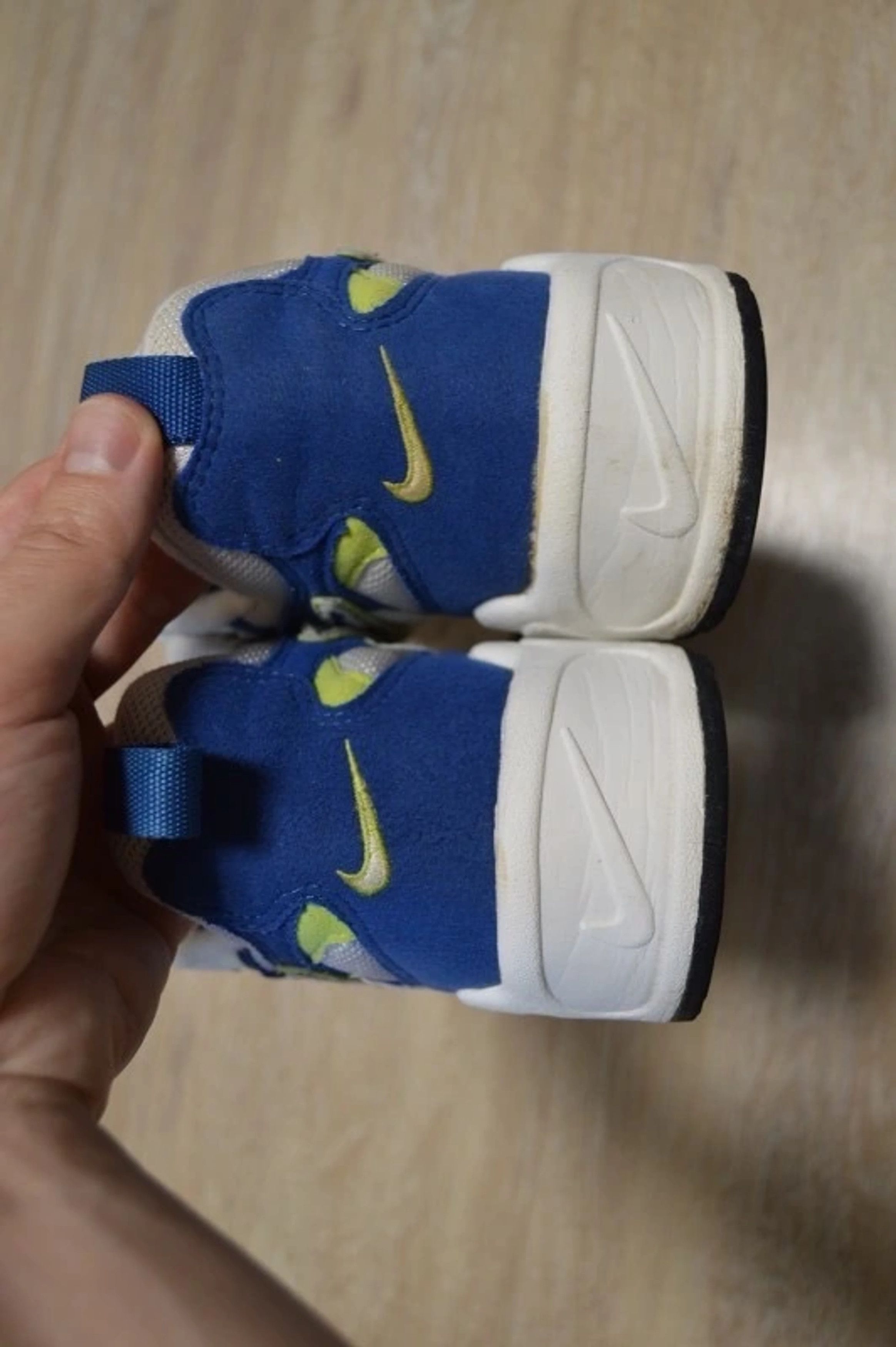 Nike vintage sneakers shoes 12 size apprentice 1997