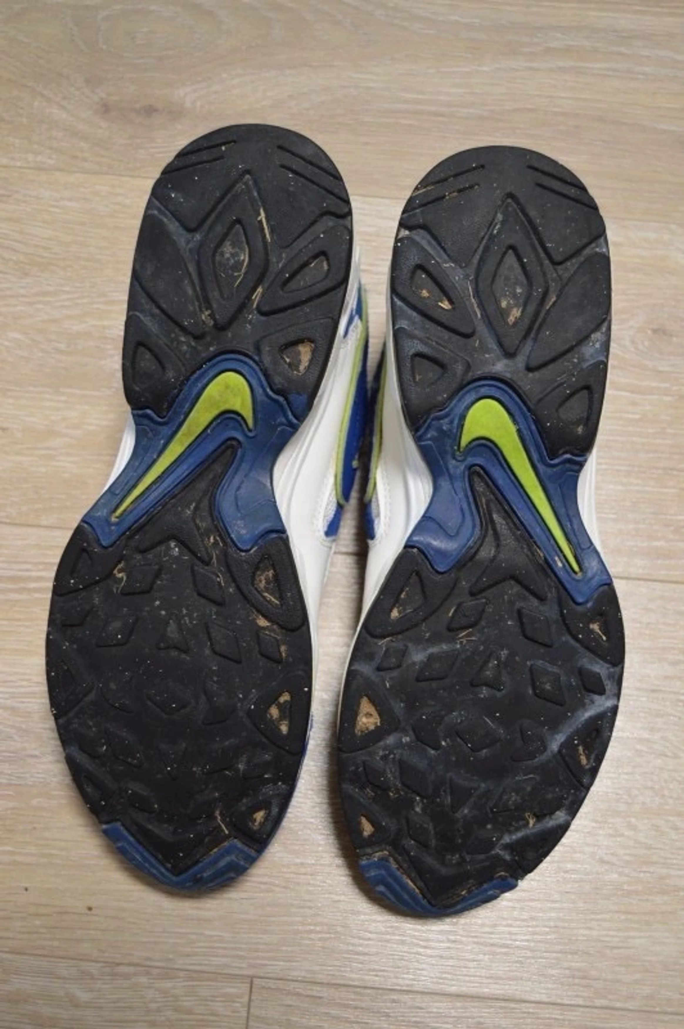 Nike vintage sneakers shoes 12 size apprentice 1997