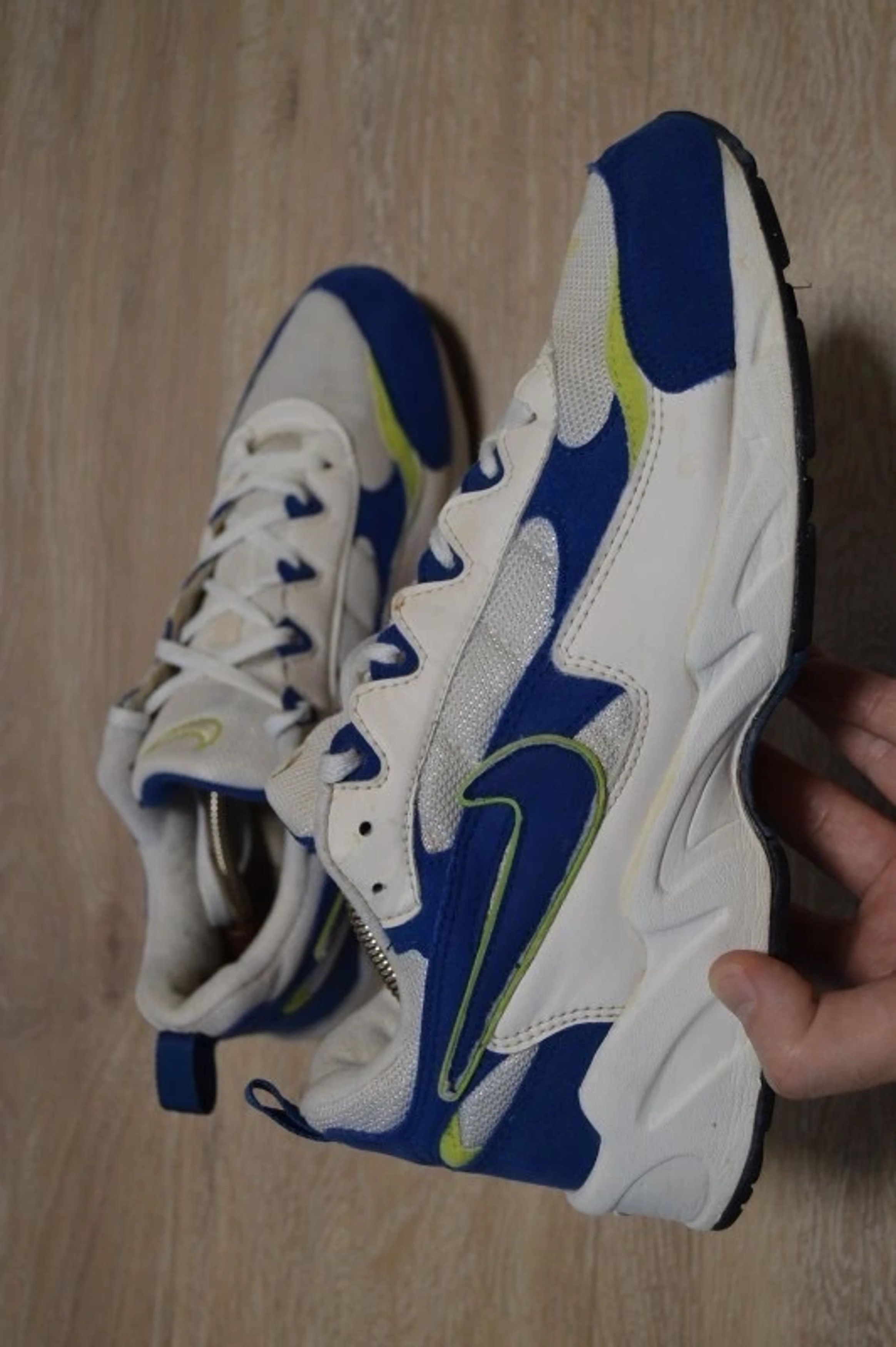 Nike vintage sneakers shoes 12 size apprentice 1997