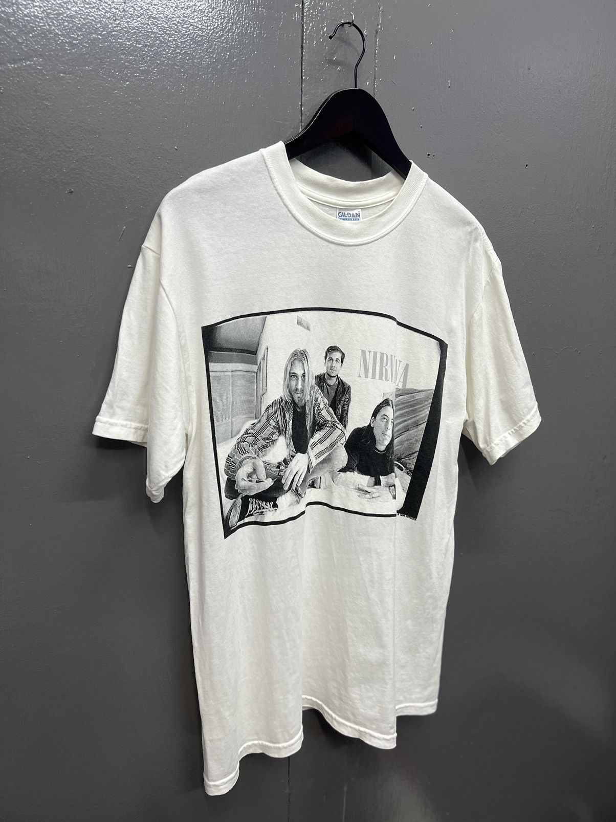 Band Tees NIRVANA POTRAIT PHOTO KURT COBAIN TEES 1996 Size US M / EU 48-50 / 2 - 2 Thumbnail