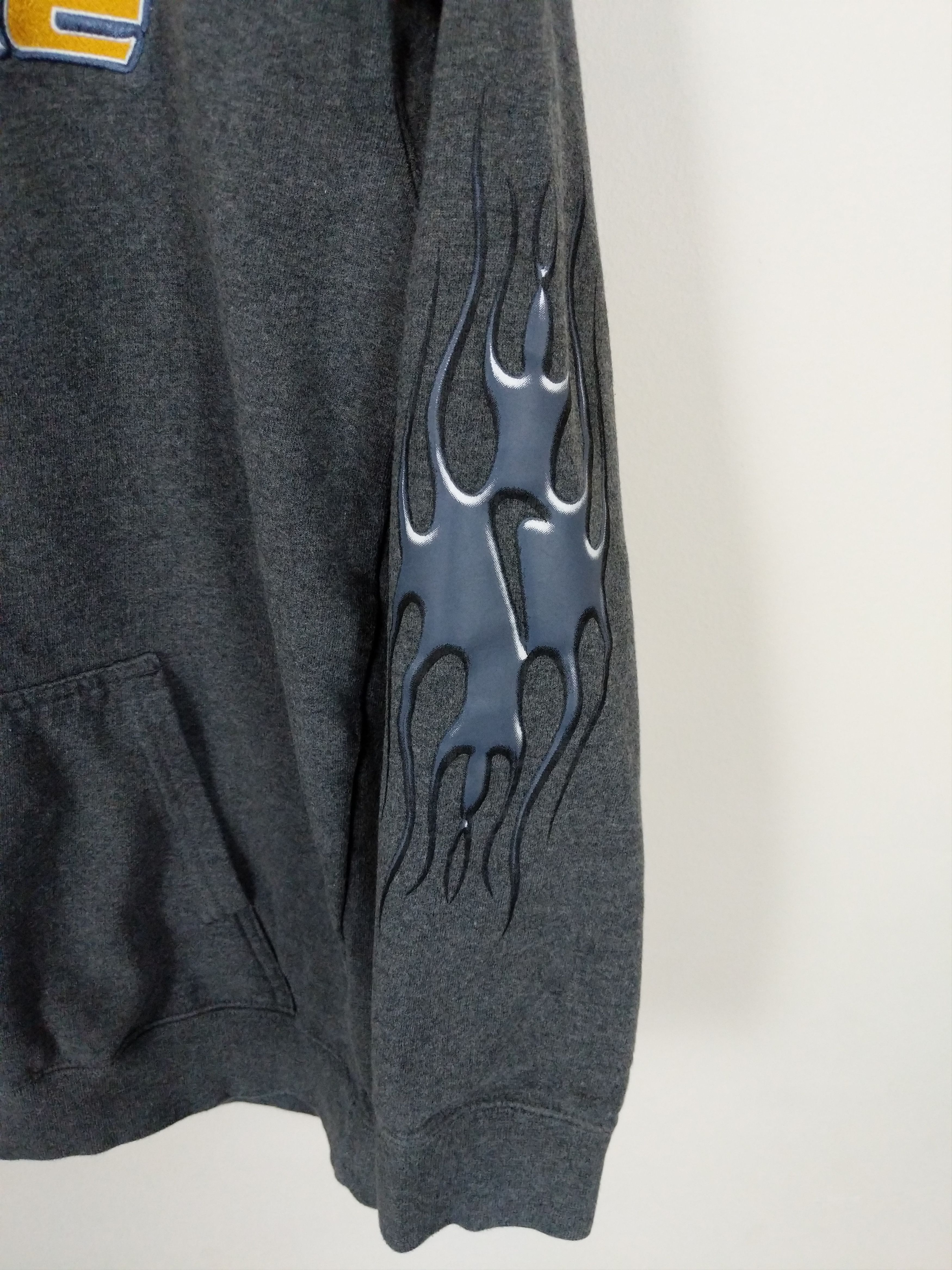 Nike Vintage Y2K Nike Embroidered Flames Sleeve Logo Hoodie Size US S / EU 44-46 / 1 - 2 Thumbnail