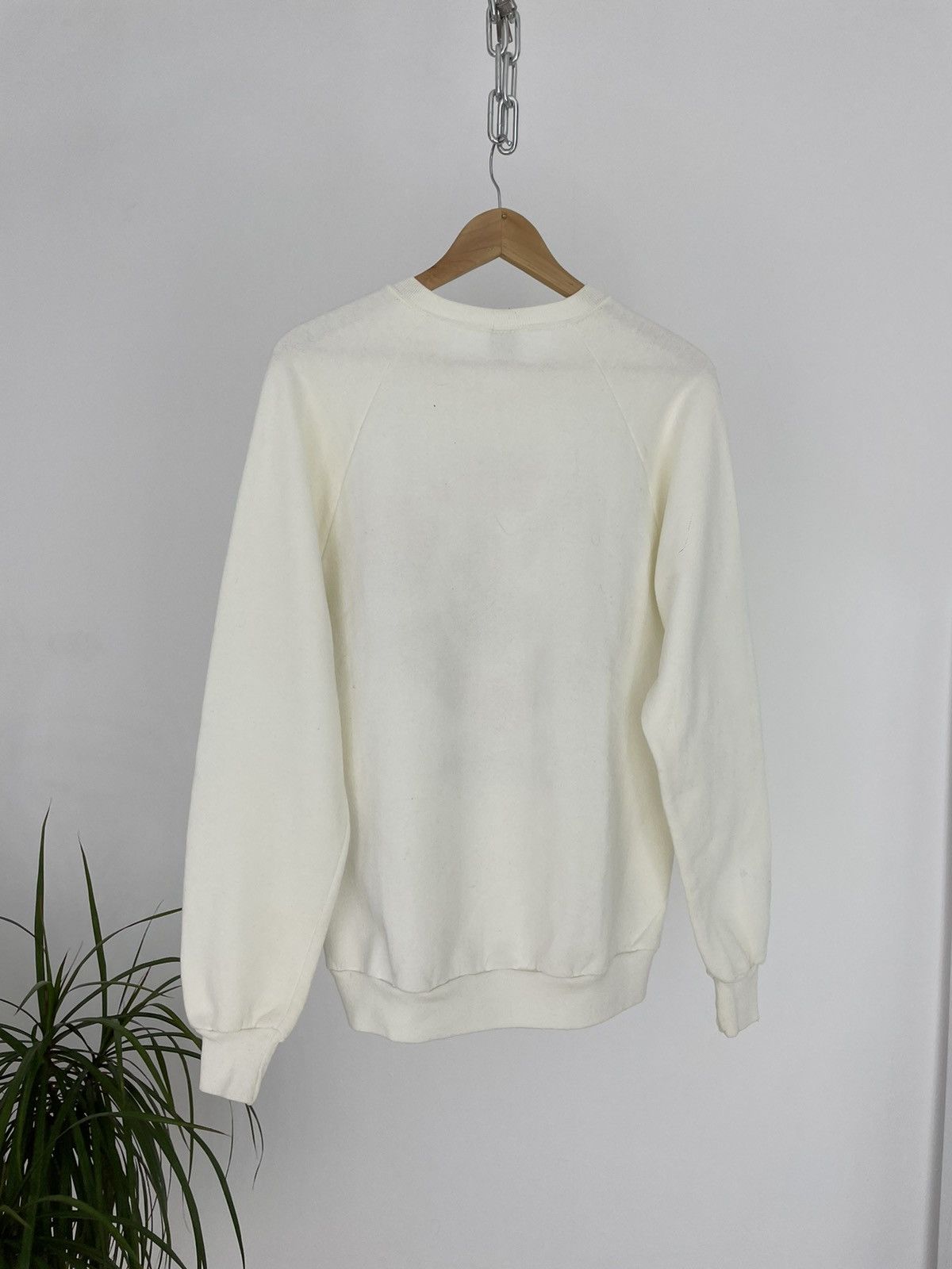 Disney 1980s Vintage Disney International Sweatshirt Crewneck Rare Size US L / EU 52-54 / 3 - 9 Thumbnail