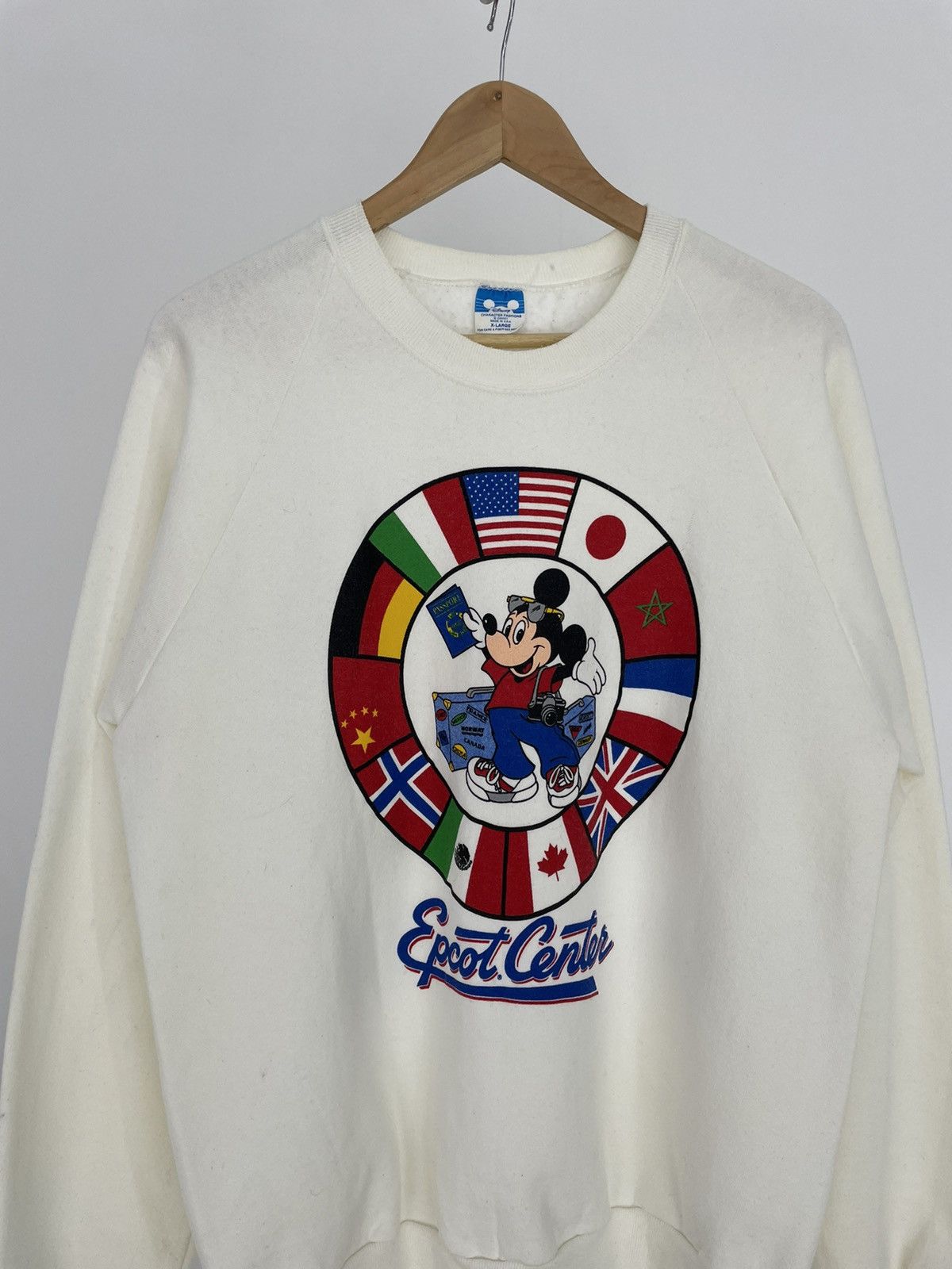 Disney 1980s Vintage Disney International Sweatshirt Crewneck Rare Size US L / EU 52-54 / 3 - 2 Thumbnail
