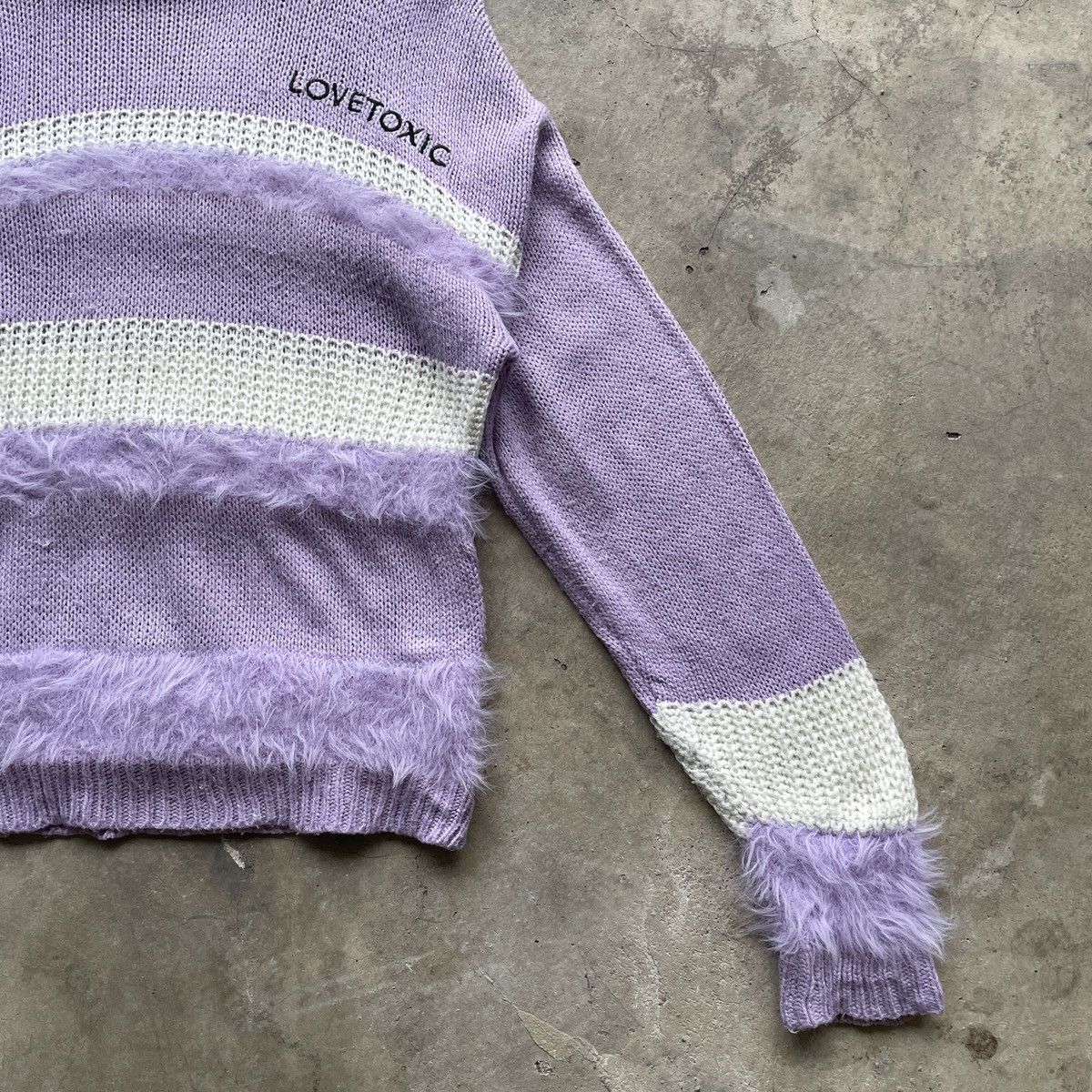 Japanese Brand Vintage Love Toxic Knit With Fur Purple/White Knitwear RARE Size US M / EU 48-50 / 2 - 5 Thumbnail