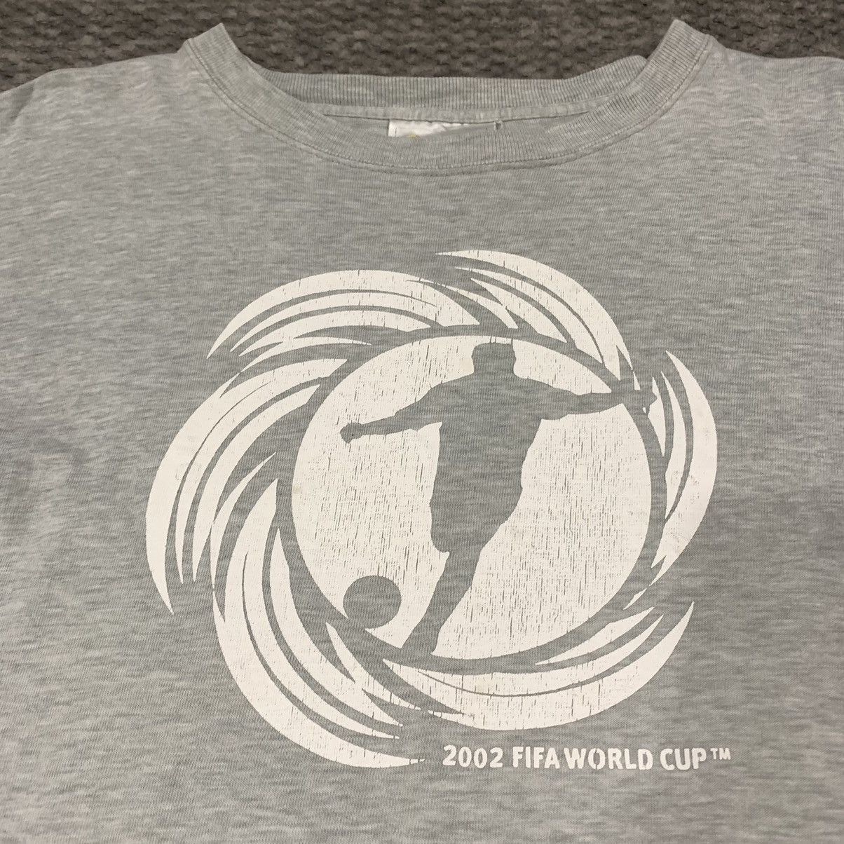 Other VINTAGE FIFA WORLD CUP 2002 KOREA/JAPAN FOOTBALL SOCCER TEE Size US M / EU 48-50 / 2 - 7 Thumbnail