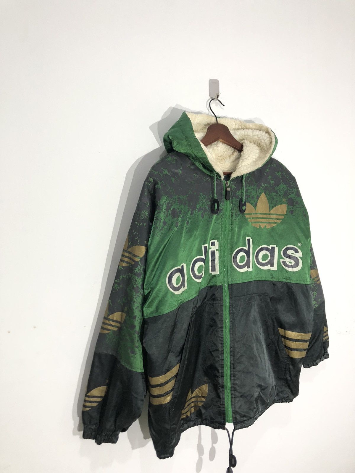 Adidas × Vintage Vintage Adidas Big Logo Over Print Sherpa Size US L / EU 52-54 / 3 - 3 Thumbnail