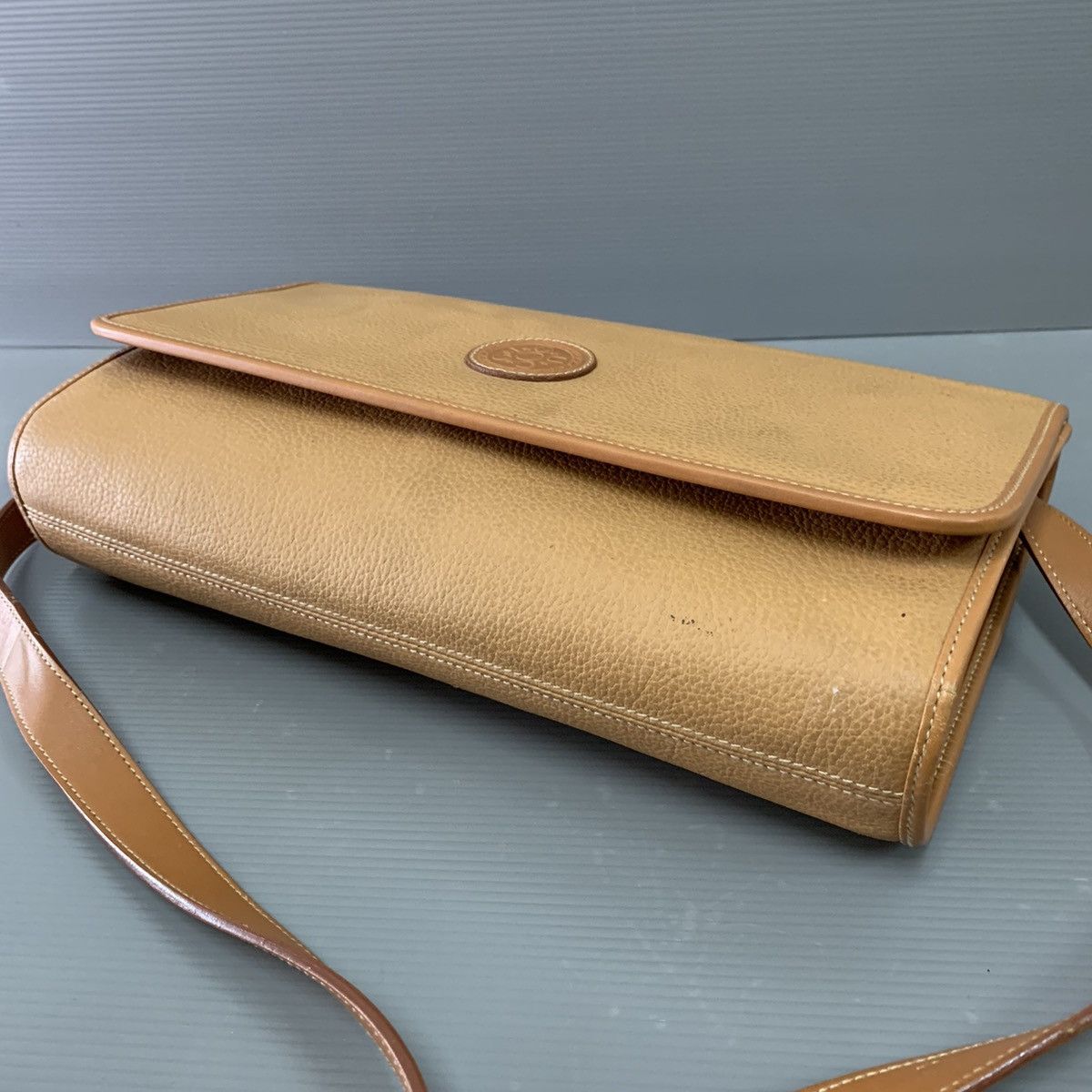 Gucci Authentic Gucci Leather Slingbag/Clucth bag Size ONE SIZE - 5 Thumbnail