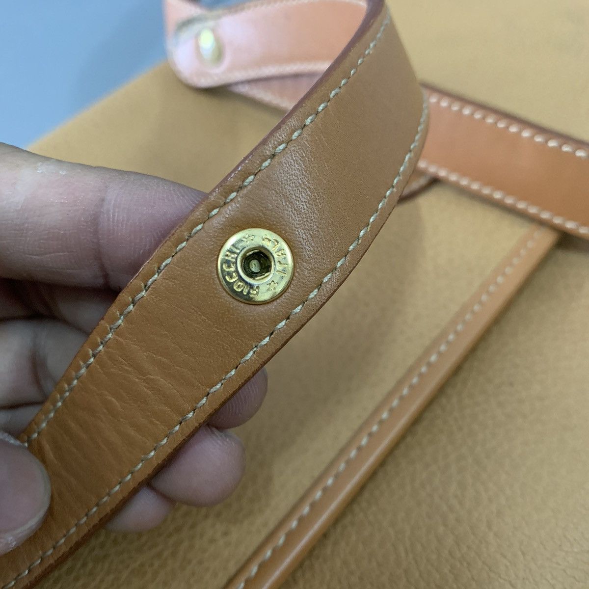 Gucci Authentic Gucci Leather Slingbag/Clucth bag Size ONE SIZE - 14 Thumbnail