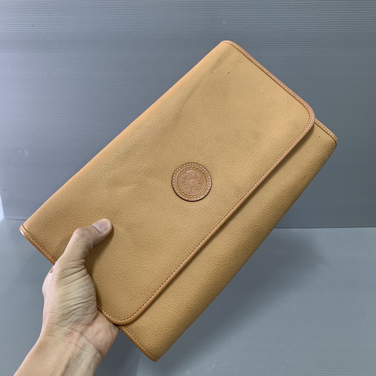 Gucci Authentic Gucci Leather Slingbag/Clucth bag Size ONE SIZE - 3 Thumbnail