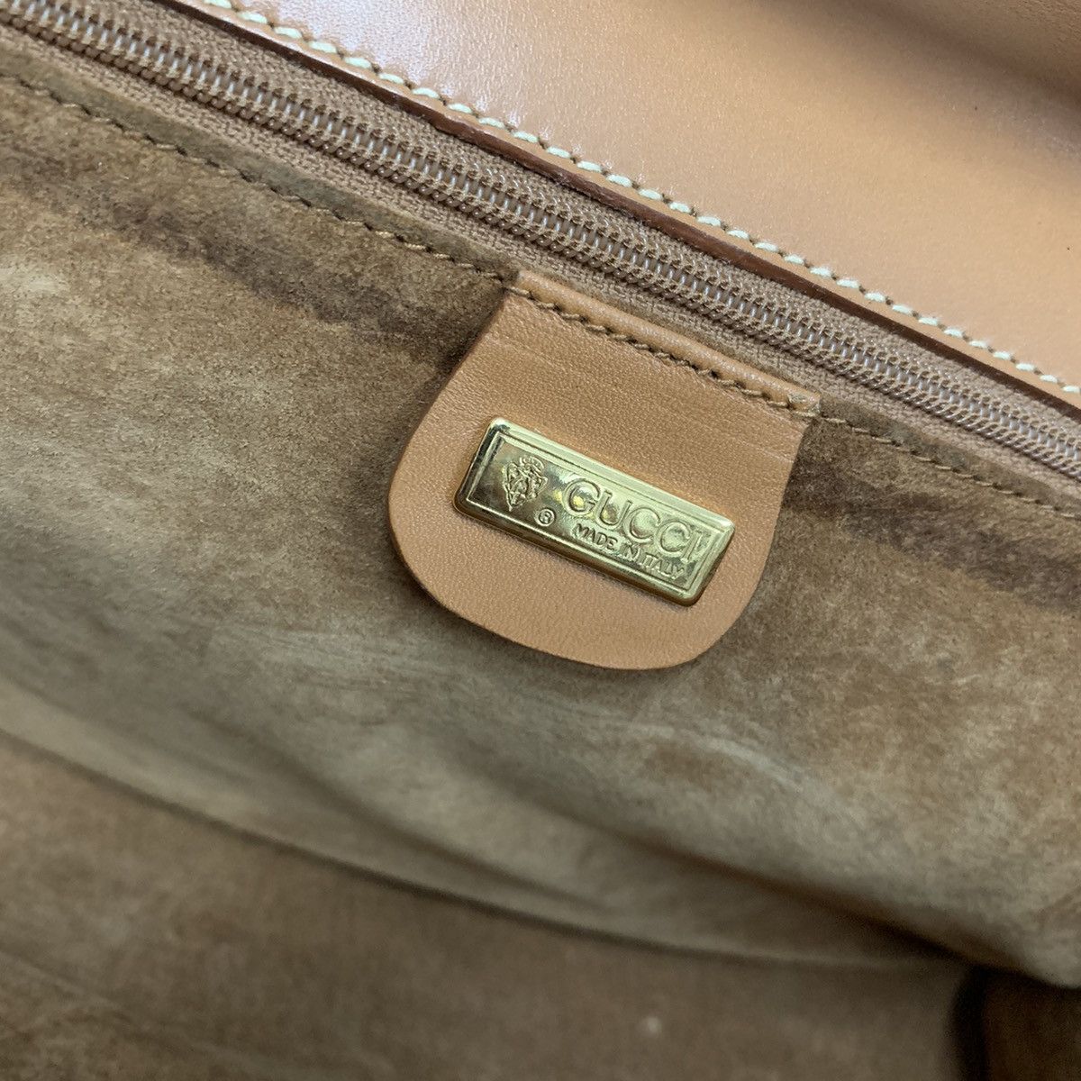 Gucci Authentic Gucci Leather Slingbag/Clucth bag Size ONE SIZE - 12 Thumbnail