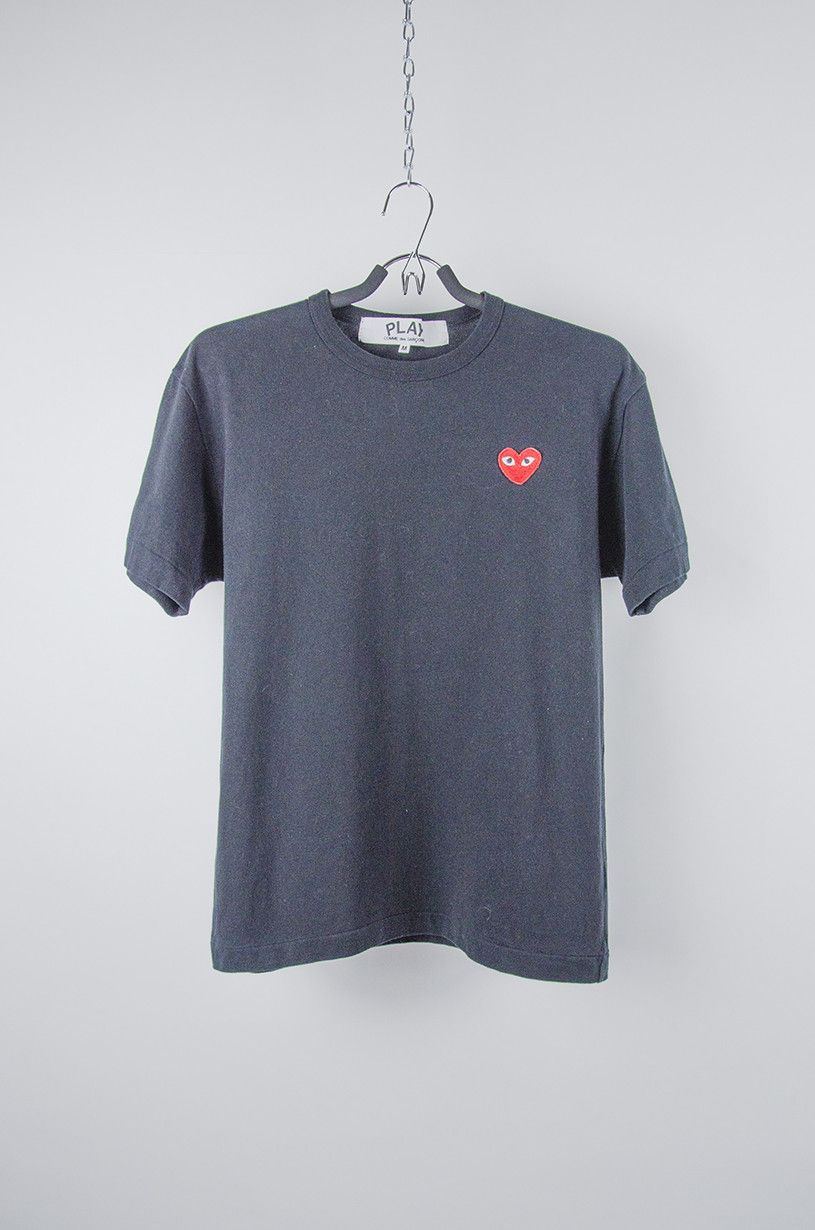 Comme des Garcons COMME DES GARCONS Play Red Heart T-Shirt Size US M / EU 48-50 / 2 - 1 Thumbnail
