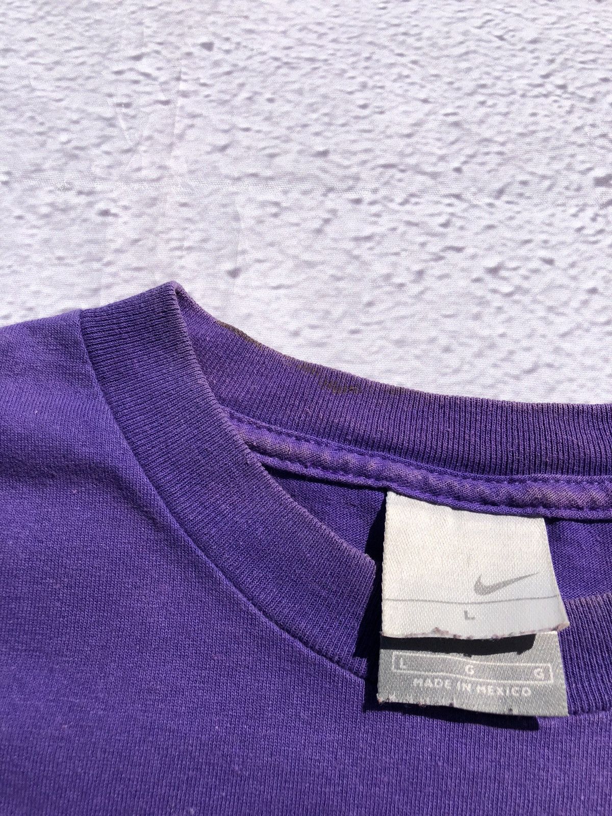 Nike Vintage 2000s Nike The King of Kicks NIke Air Purple Tee Size US L / EU 52-54 / 3 - 15 Thumbnail