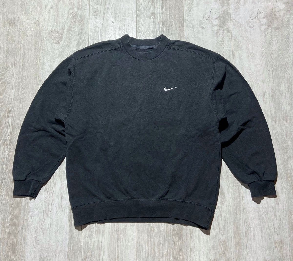Nike × Vintage Vintage 90s Nike Embroidered Swoosh Logo Sweatshirt Size US L / EU 52-54 / 3 - 1 Thumbnail
