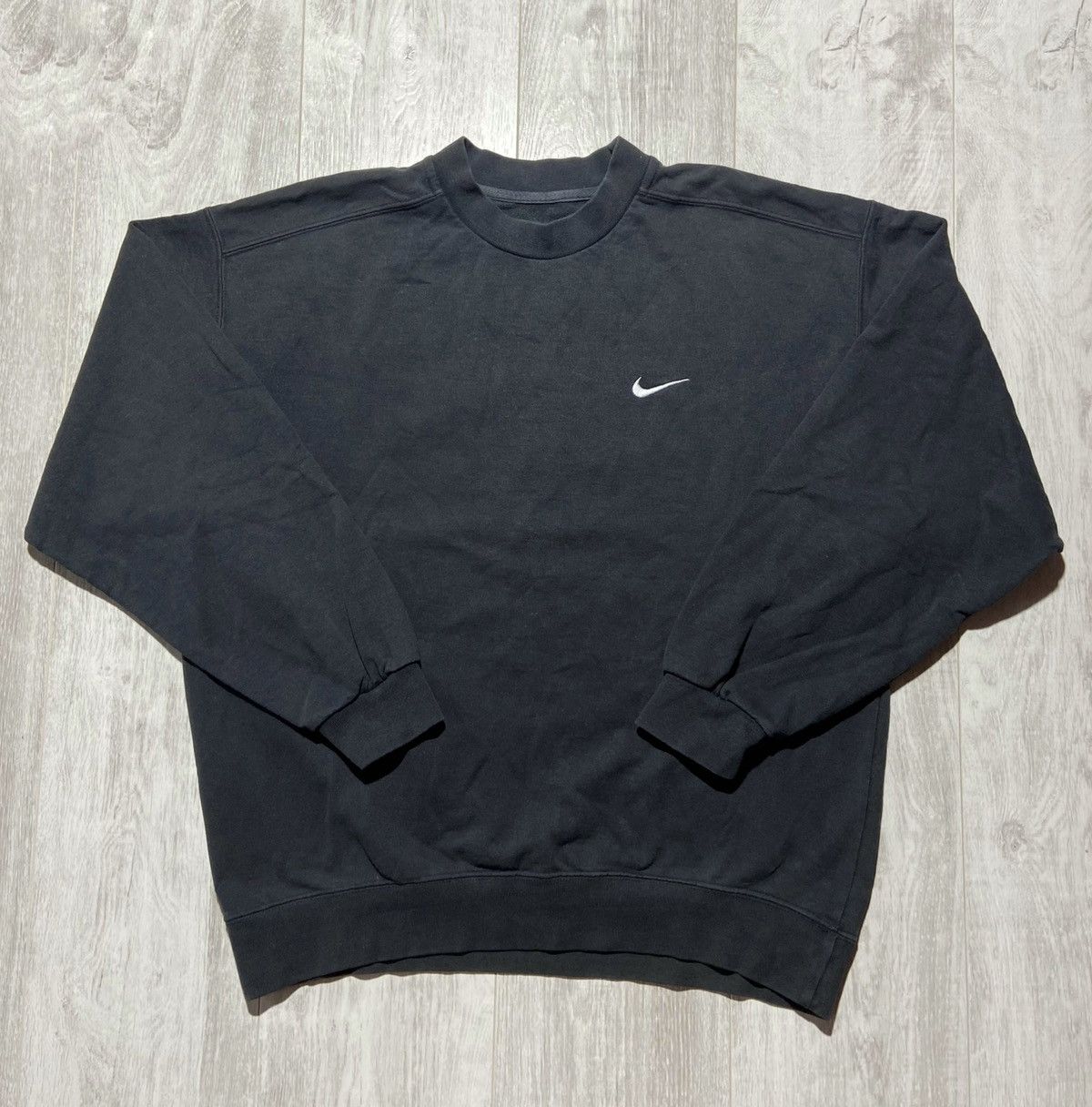Nike × Vintage Vintage 90s Nike Embroidered Swoosh Logo Sweatshirt Size US L / EU 52-54 / 3 - 3 Thumbnail