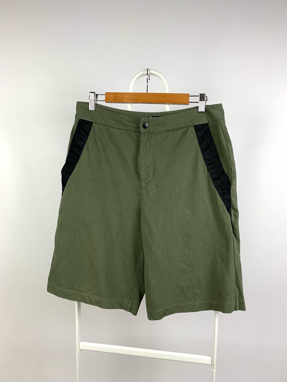 Alexander Wang T By Alexander Wang Khaki Cotton Shorts Size US 32 / EU 48 - 1 Thumbnail