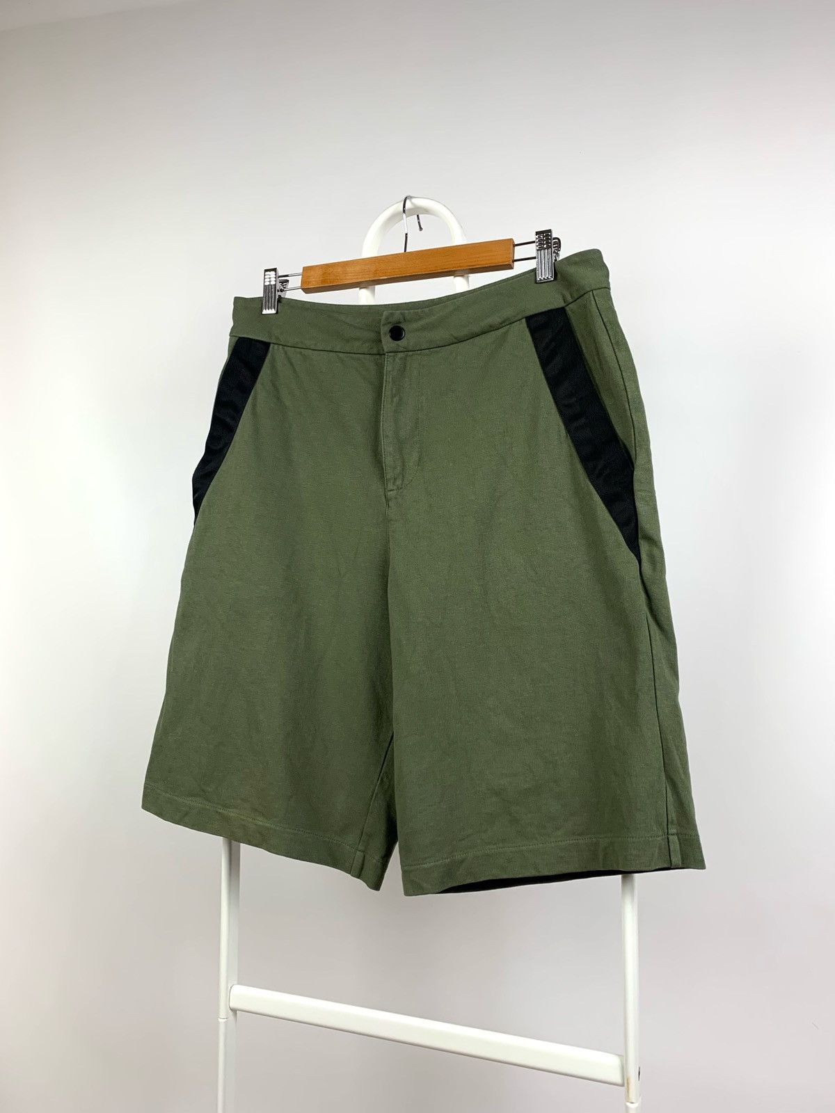 Alexander Wang T By Alexander Wang Khaki Cotton Shorts Size US 32 / EU 48 - 4 Thumbnail