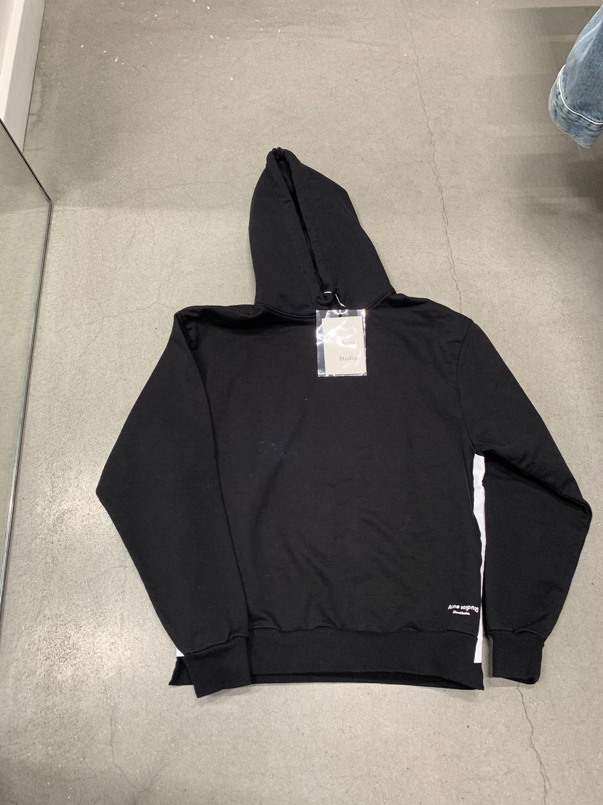 Acne Studios FN-WN-SWEA000089 Hoodie in Black Size US XS / EU 42 / 0 - 1 Thumbnail