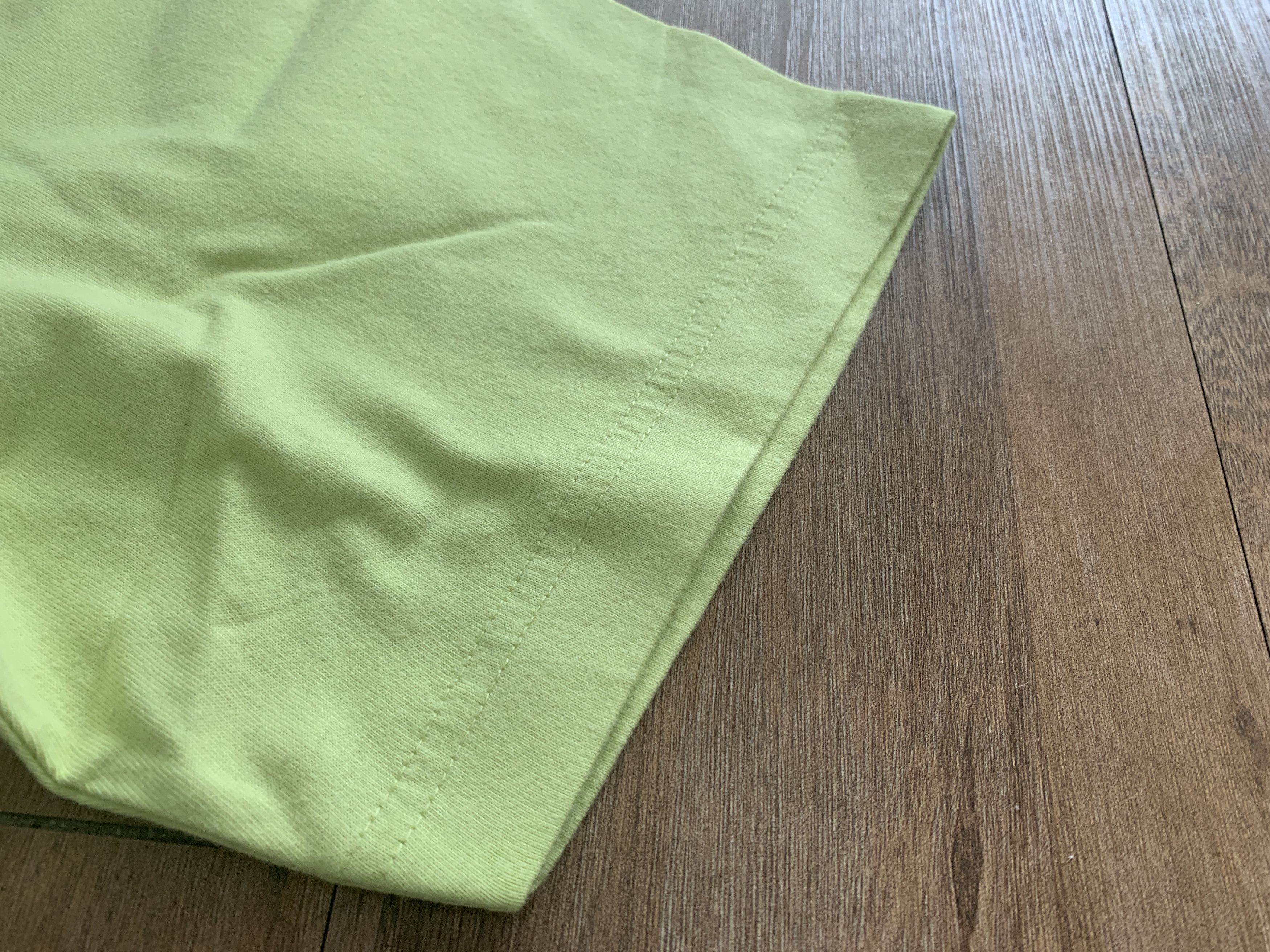 Billie Eilish Large L UNIQLO BILLIE EILISH TAKASHI MURAKAMI GREEN T-SHIRT Size US L / EU 52-54 / 3 - 7 Thumbnail
