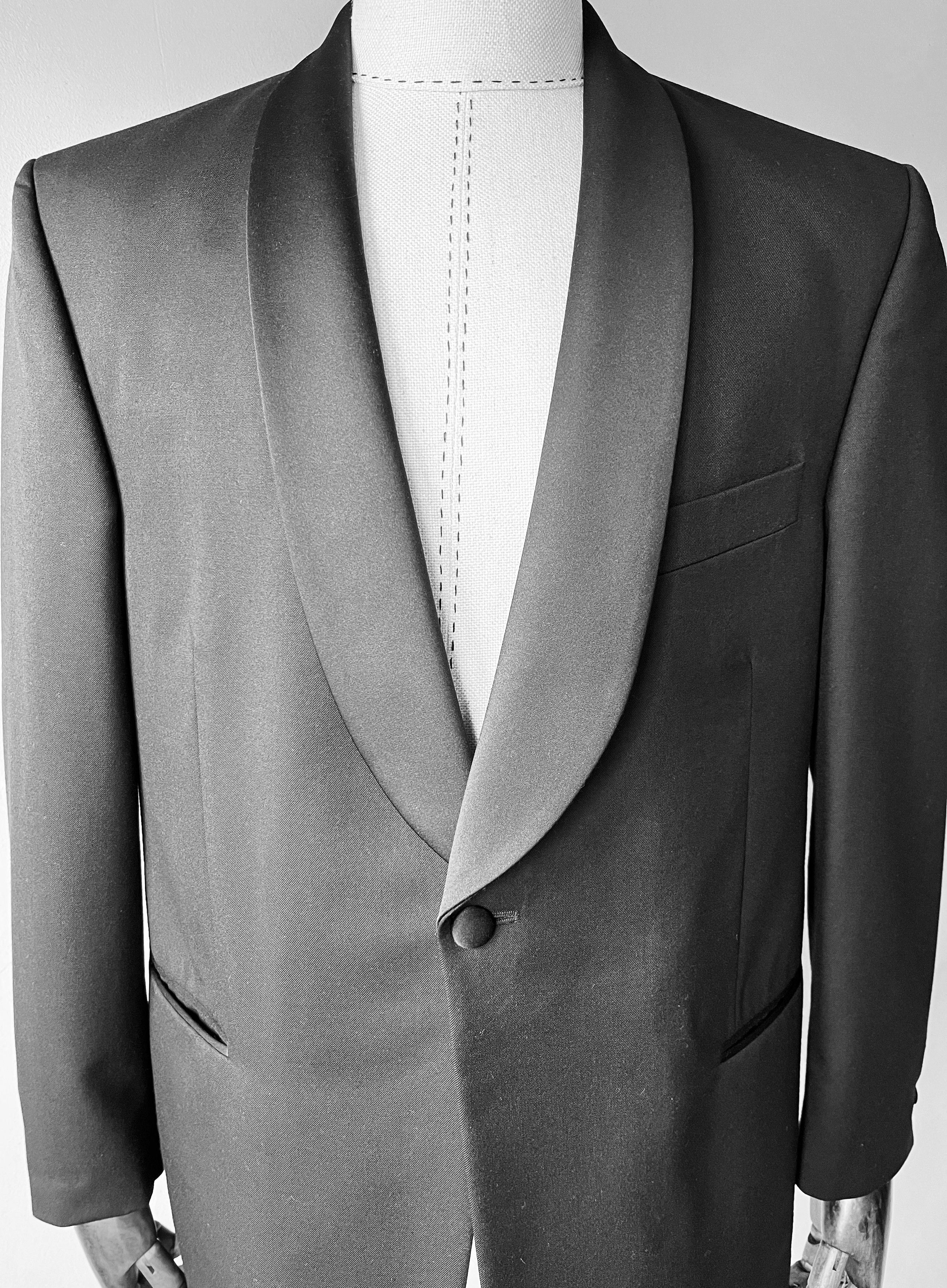 Vintage Marzotto Wool Man Tuxedo - Pit to Pit: 22.2in / 56.5cm Size 40R - 1 Thumbnail