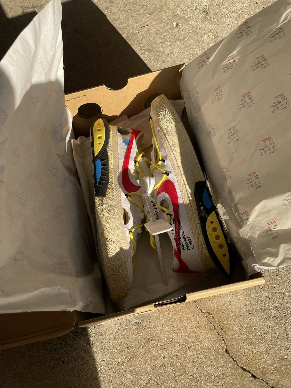 Nike × Off-White Off-White Nike Blaser Low Size US 10.5 / EU 43-44 - 2 Thumbnail