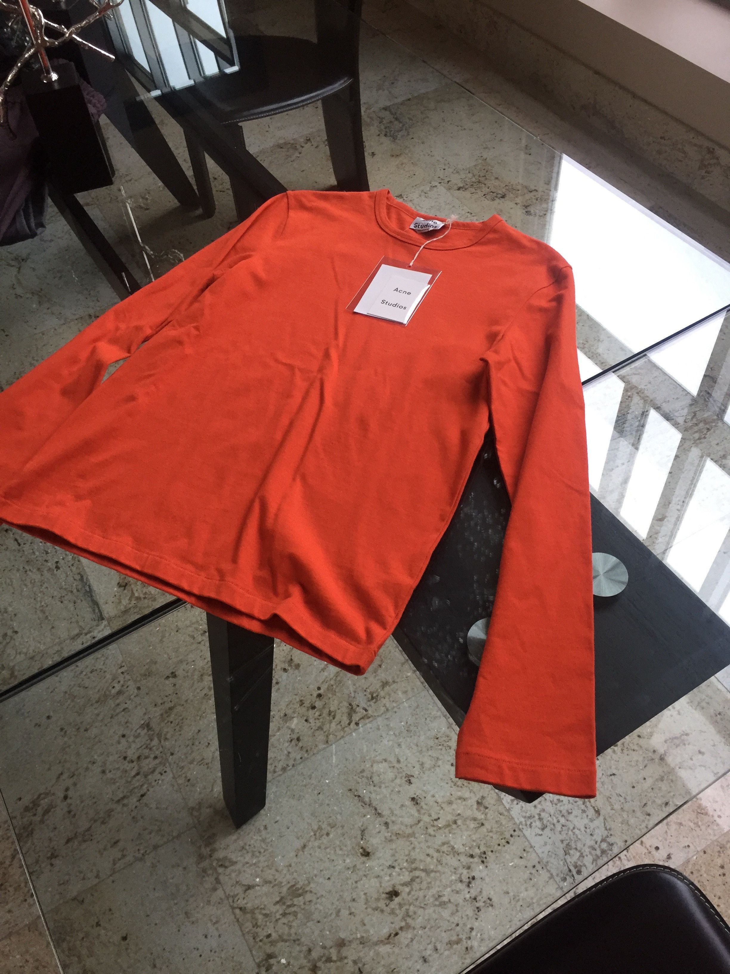 Acne Studios L/S "Tage" Coral Red Tee Size US S / EU 44-46 / 1 - 1 Thumbnail