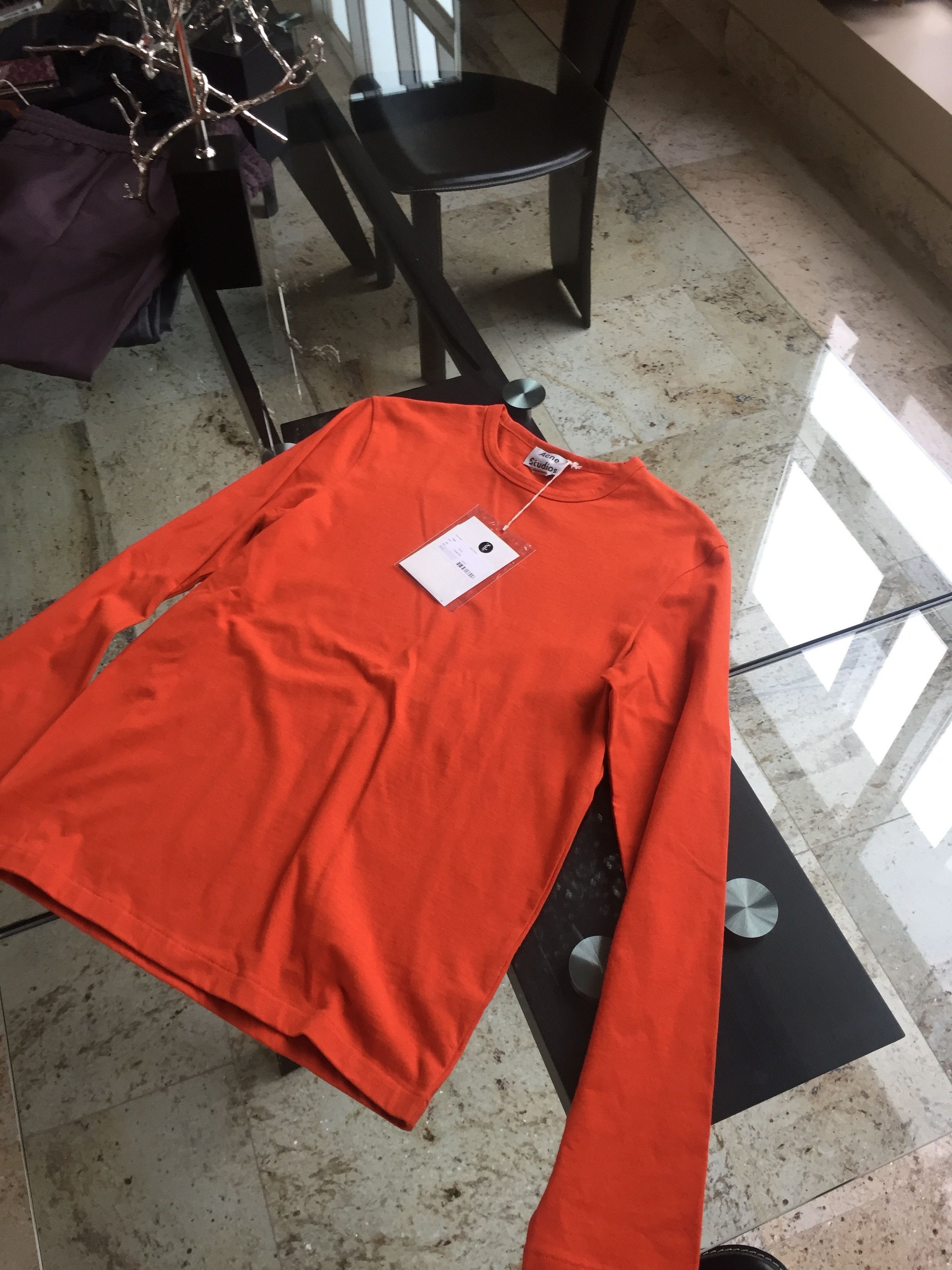 Acne Studios L/S "Tage" Coral Red Tee Size US S / EU 44-46 / 1 - 8 Thumbnail