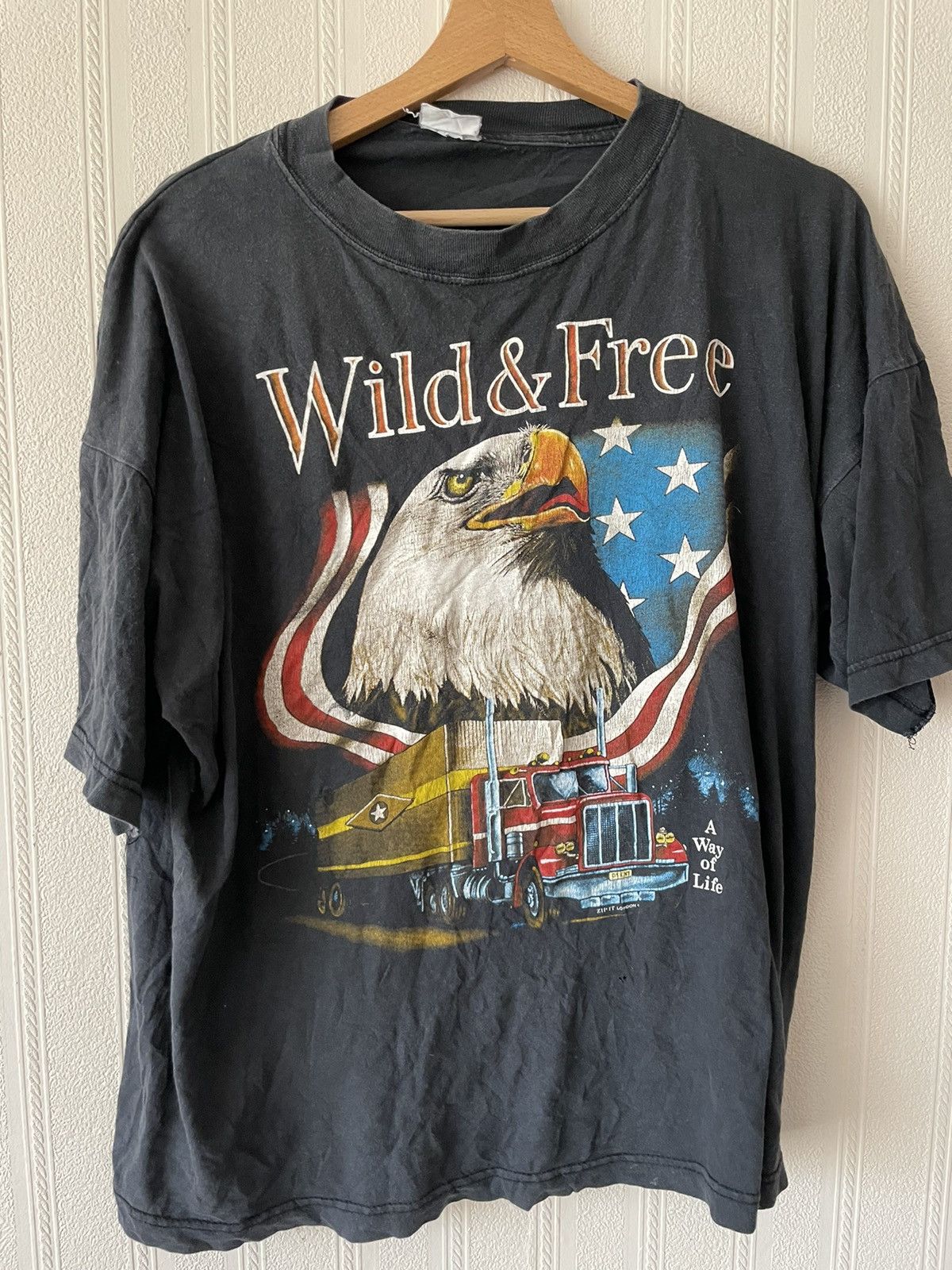 Vintage Vintage eagle truckers T-shirt 3d emblem Size US L / EU 52-54 / 3 - 1 Thumbnail