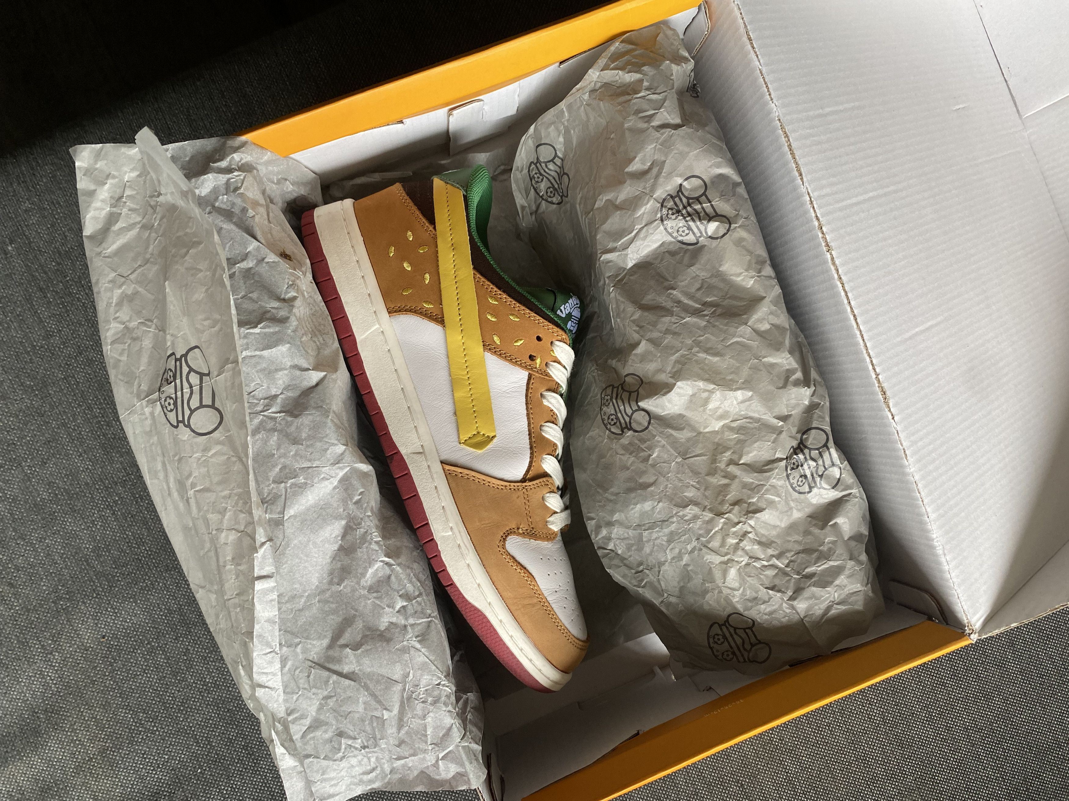 Vandy The Pink Original Burger Dunk Low V1 Size US 9 / EU 42 - 8 Thumbnail