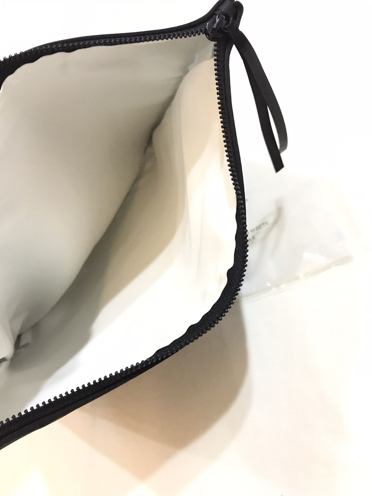 Gucci GUCCI LUXURY SATIN BLACK POUCH HANDCARRY Size ONE SIZE - 4 Thumbnail
