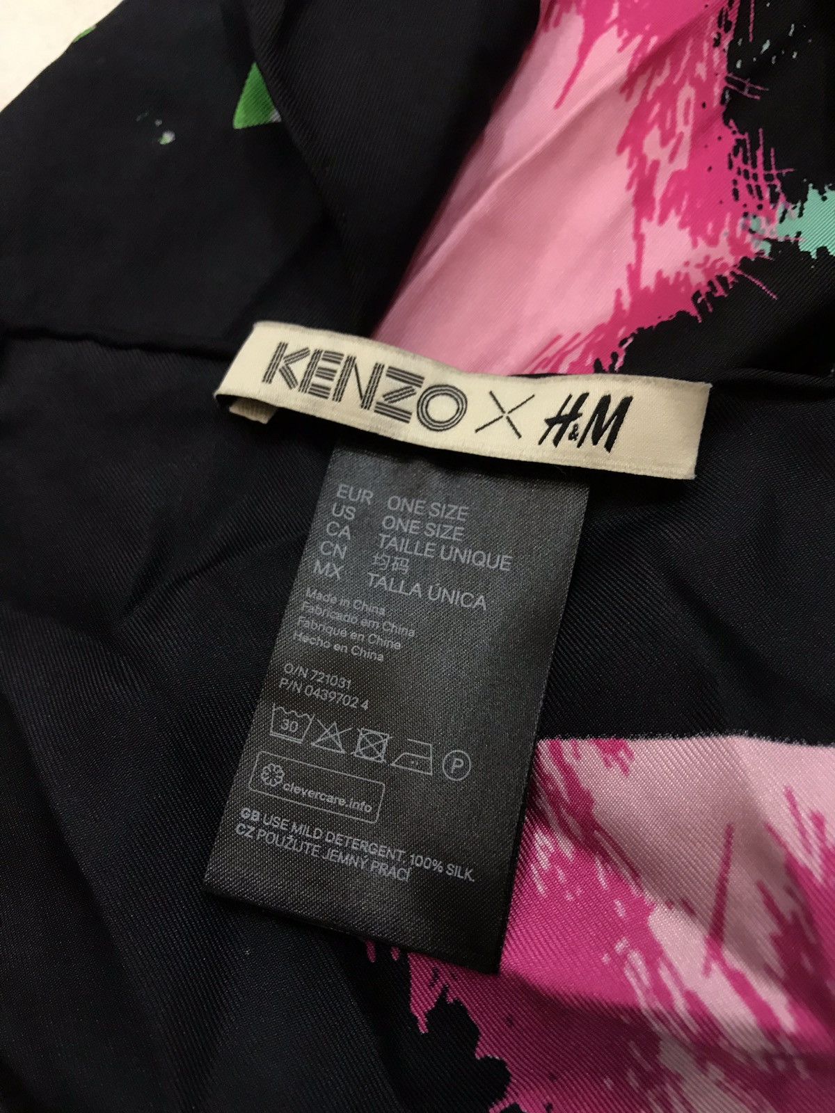 H&M × Kenzo KENZO x H&M SILK SCARF 31”x31” NEAR MINT SCARF STOLE Size ONE SIZE - 6 Thumbnail