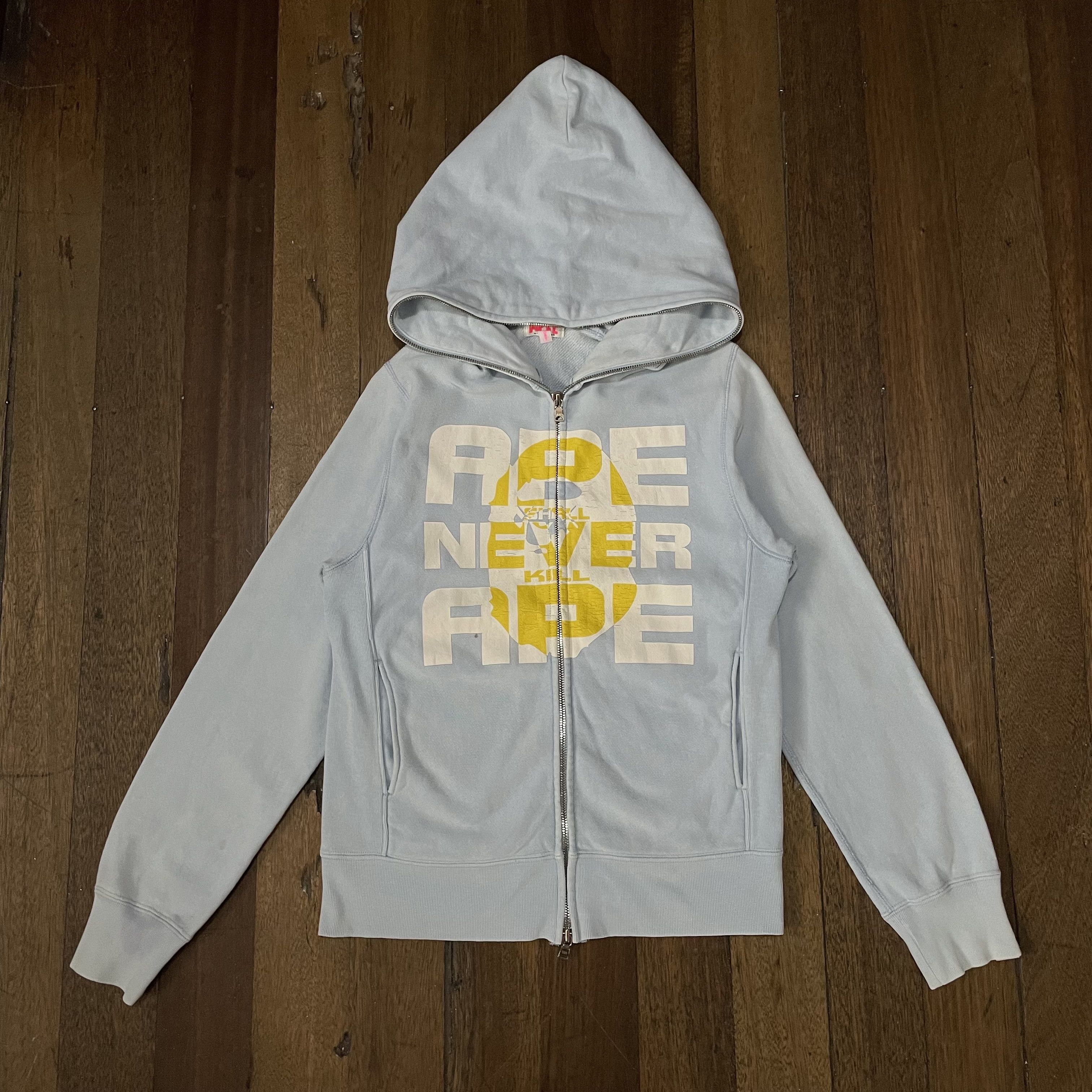 APE KAWS 歩き回れる BAPEX APE KAWS 歩き回れる BAPEX