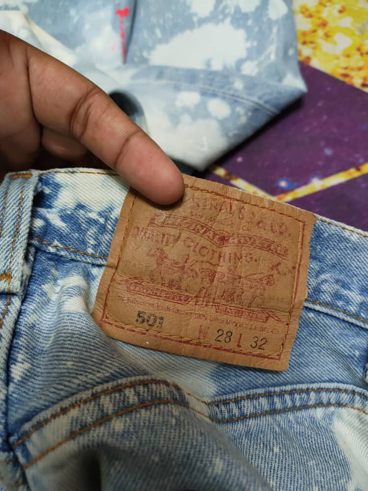 Levi's Vintage Levi's 501 Custom Paint & Bleach 28/32 Size US 27 - 12 Thumbnail
