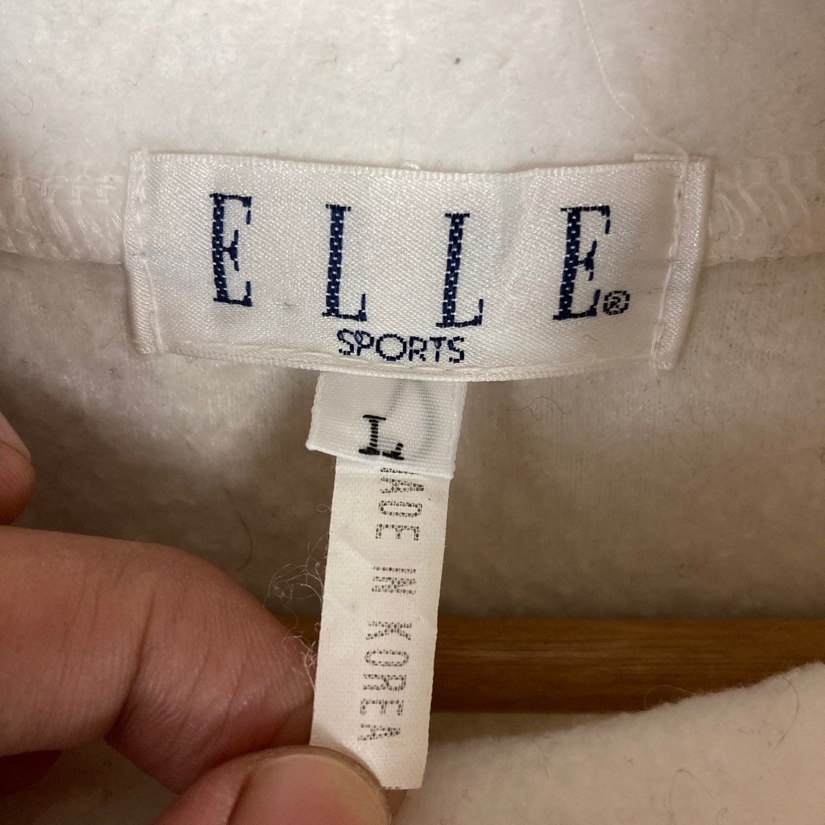 Vintage Vintage Elle Turtleneck Spell Out Pullover Jumper Fleece Size US L / EU 52-54 / 3 - 6 Thumbnail