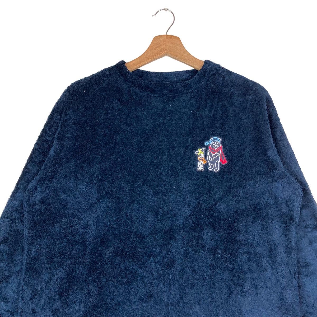 Uniqlo Japanese Brand Uniqlo Collaboration Winnie The Pooh Pullover Size US XL / EU 56 / 4 - 2 Thumbnail