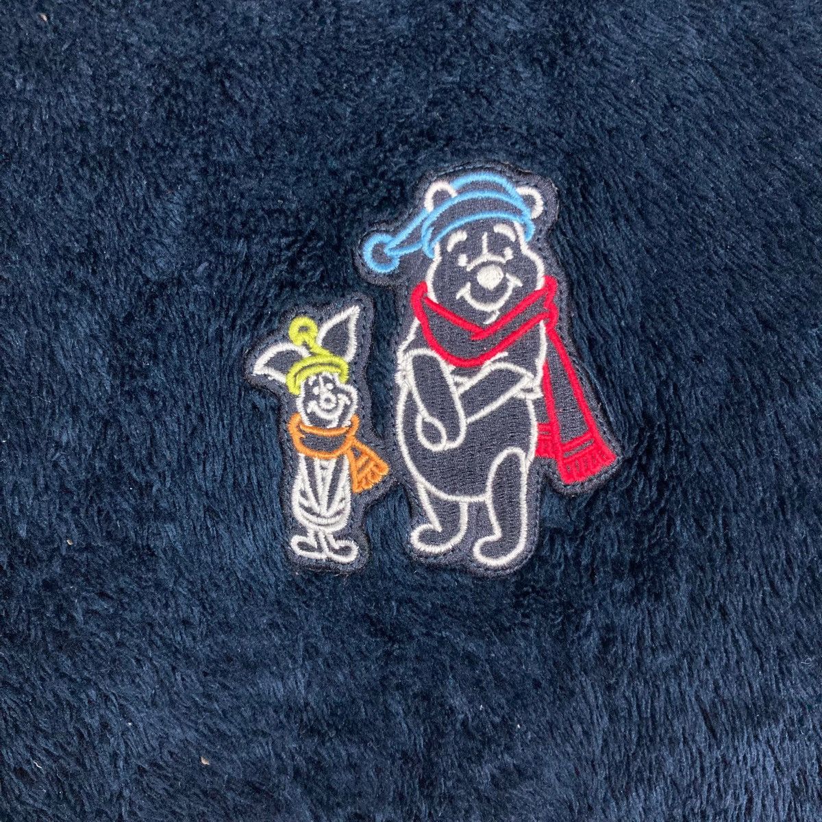Uniqlo Japanese Brand Uniqlo Collaboration Winnie The Pooh Pullover Size US XL / EU 56 / 4 - 4 Thumbnail