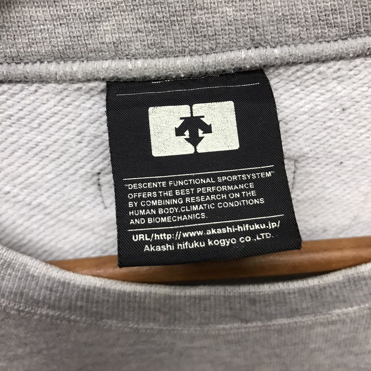 Descente × Sports Specialties × Vintage Vintage Descente Sweatshirt Descente Keiai Jumper Size US M / EU 48-50 / 2 - 12 Thumbnail