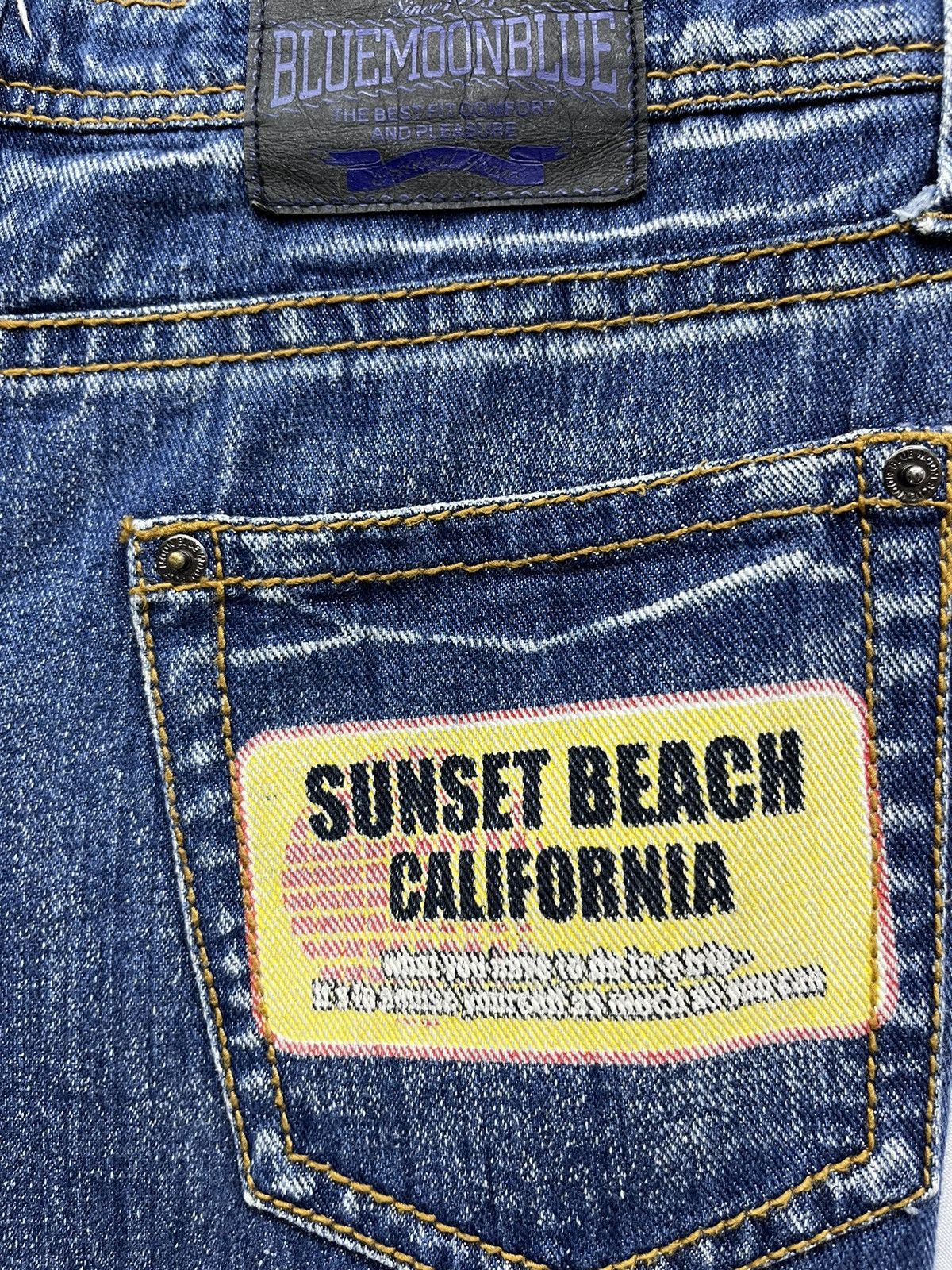 Japan Blue 🌙 BLUE MOON BLUE Embroidered Printed Patches Low Rise Slim Size 30" / US 8 / IT 44 - 12 Thumbnail