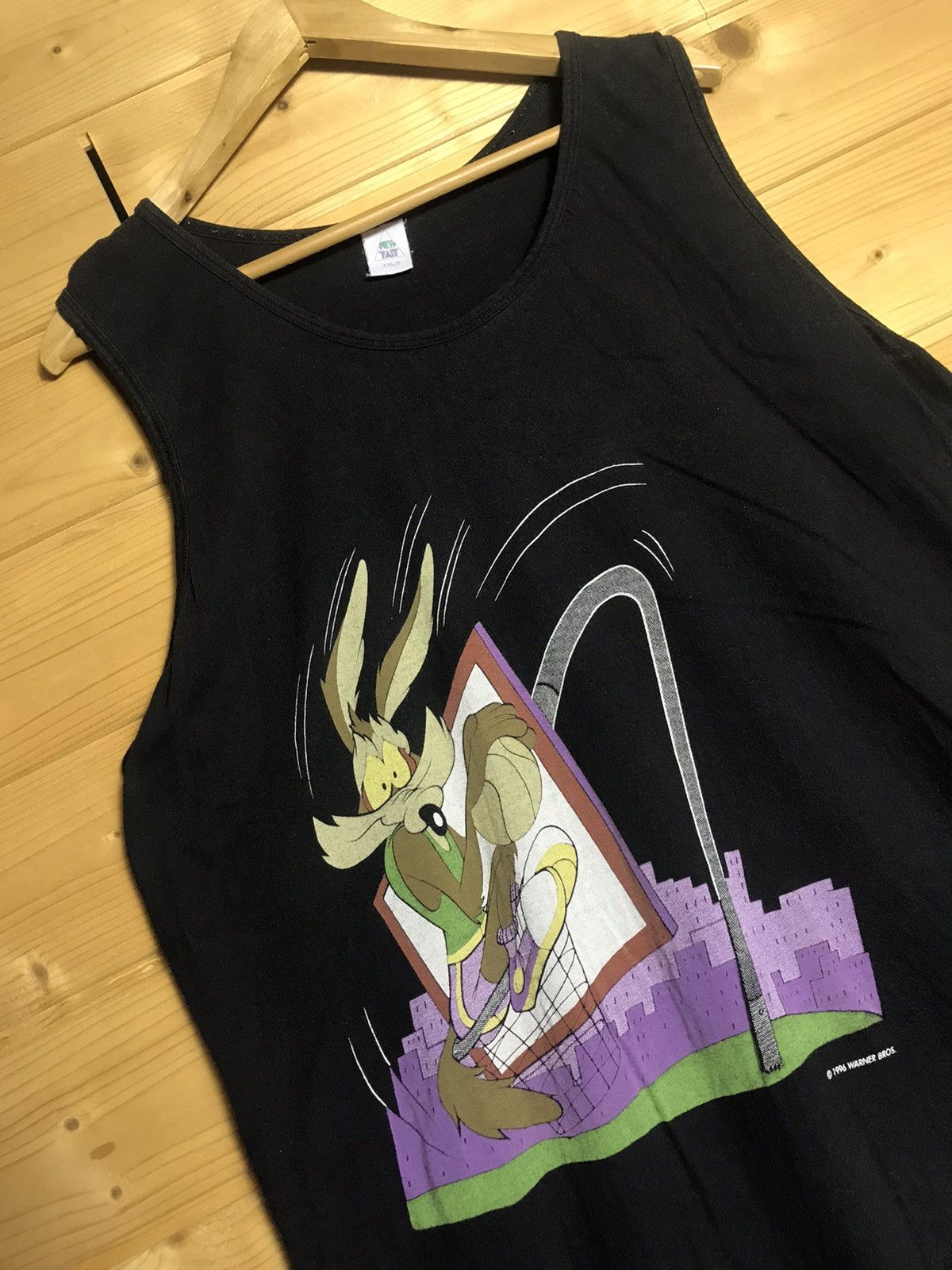 1996 Vintage 90s Looney Tunes Coyote shirt