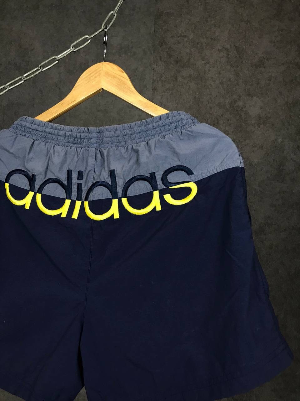 Adidas Adidas vintage streetwear big logo shorts Size US 30 / EU 46 - 2 Thumbnail