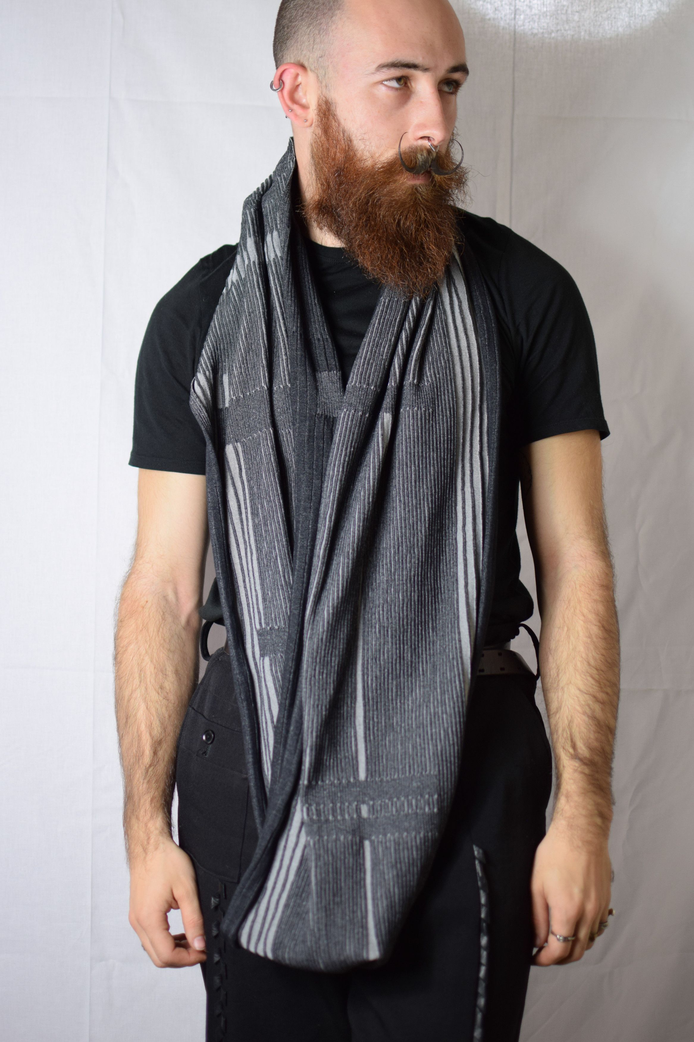 image of Julius Ss22 Obscure Infinity Scarf - 777Stu1 in Grey, Men's