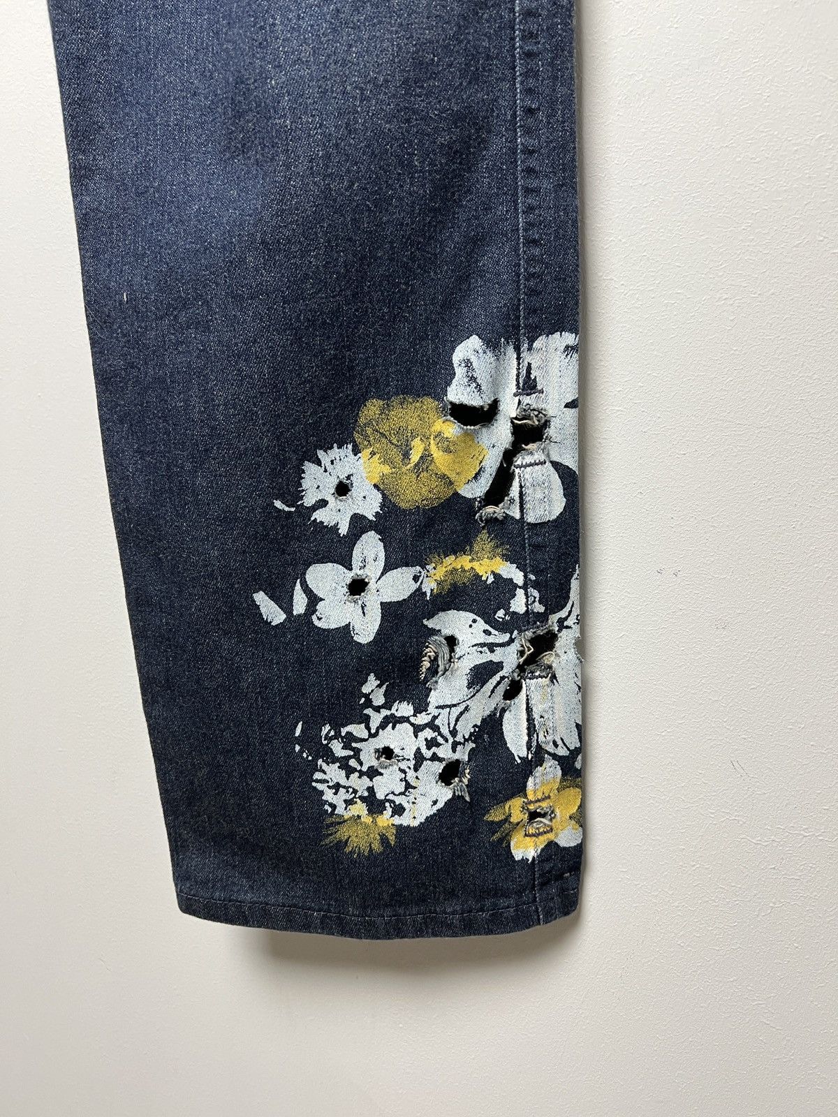 Giorgio Armani armani y2k floral jeans Size US 30 / EU 46 - 2 Thumbnail