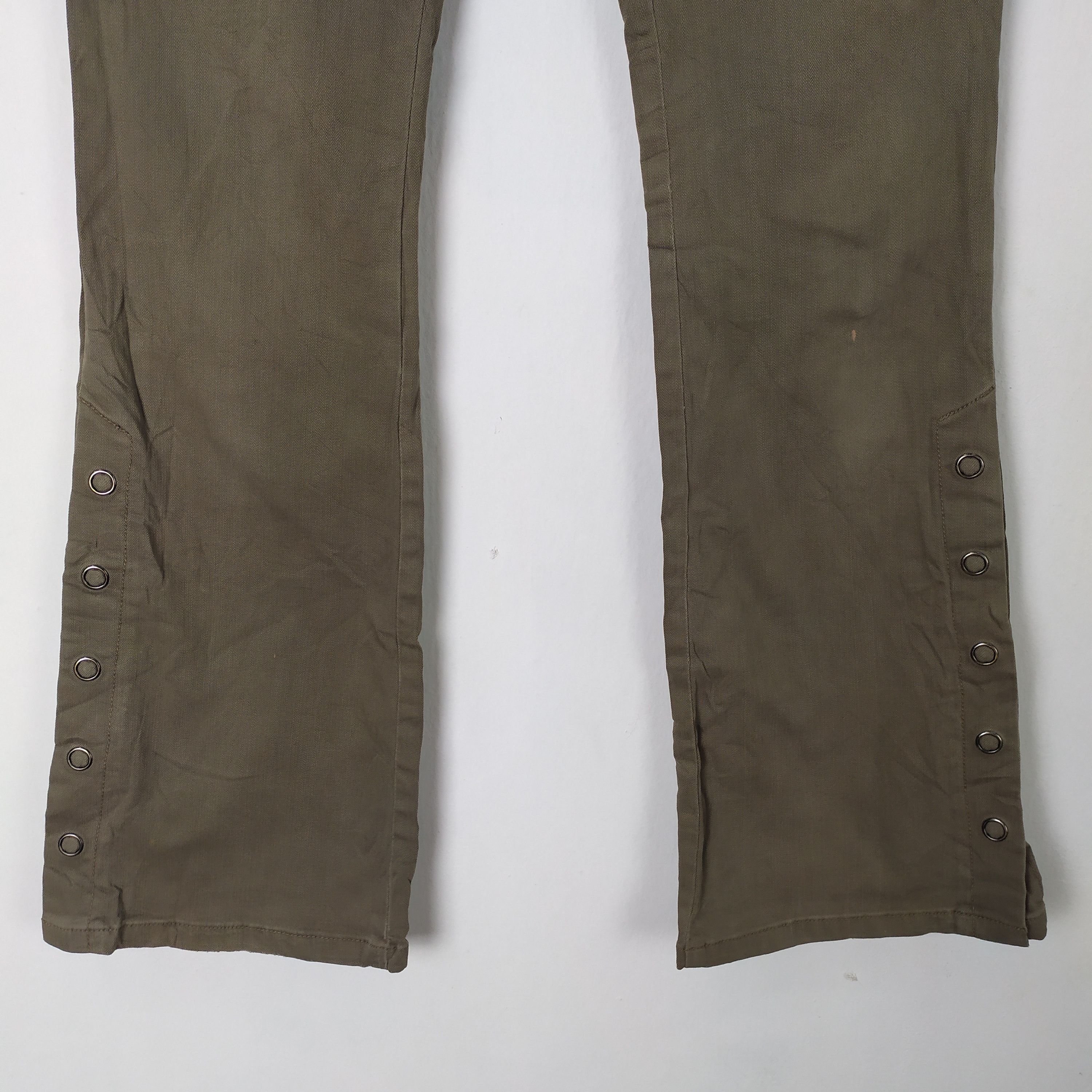 Japanese Brand VINTAGE DAILY CARGO FLARE CARGO PANTS Size US 26 / EU 42 - 4 Thumbnail