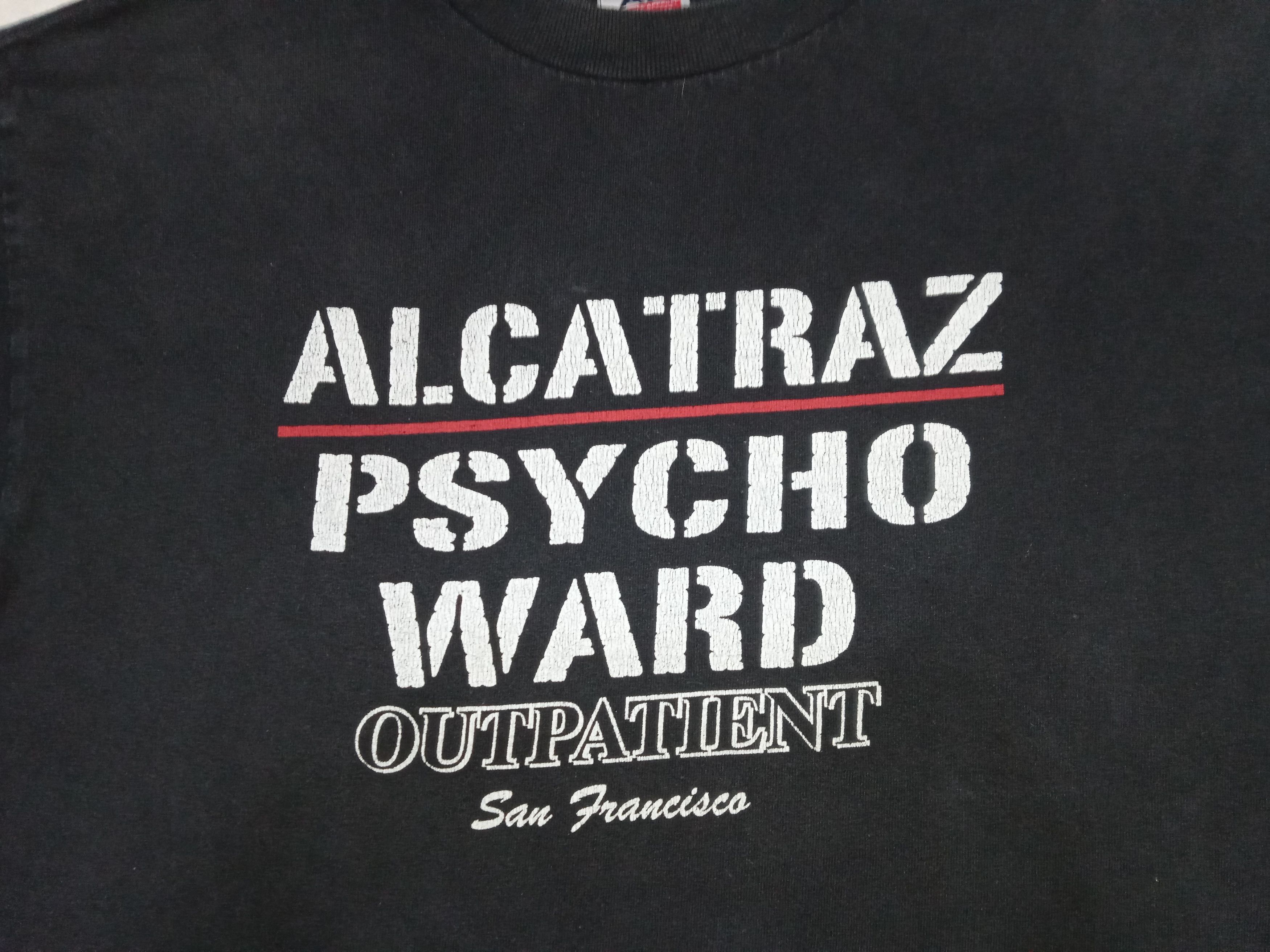 Vintage Vintage 2000s Alcatraz Psycho Ward T-Shirt Y2K Size US M / EU 48-50 / 2 - 3 Thumbnail