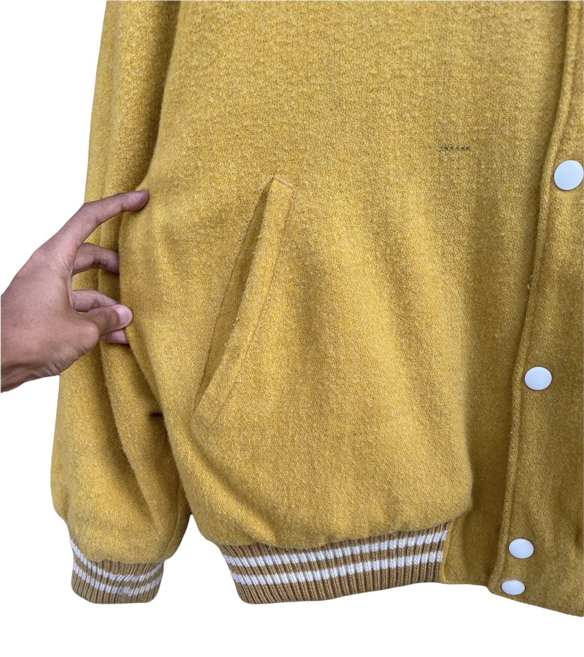 Vintage Vintage Ball Dog Yellow Wool Varsity Jacket Size US L / EU 52-54 / 3 - 13 Thumbnail