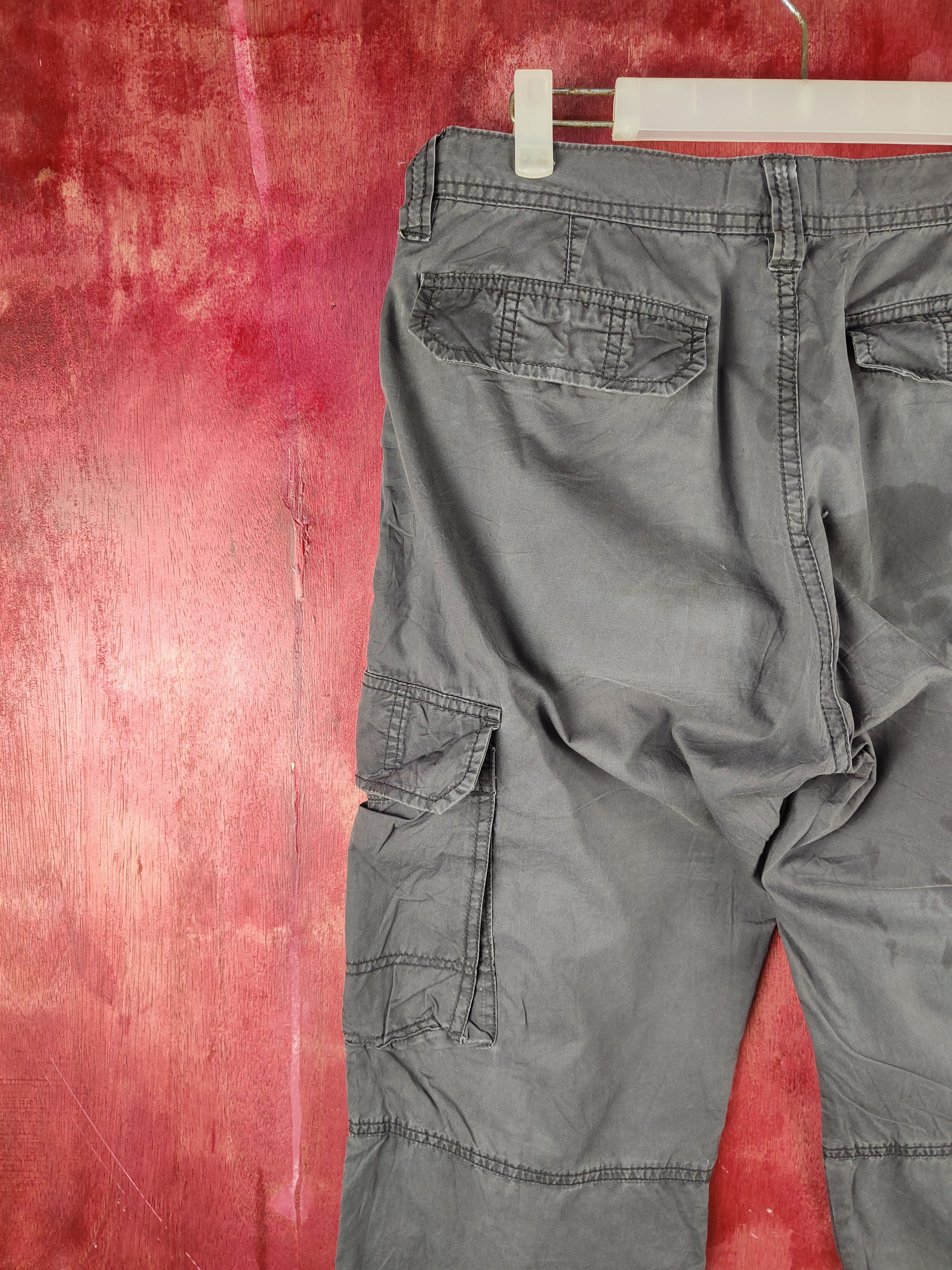 Japanese Brand Uniqlo Dark Gray Multipocket Tactical Cargo Pants #S755 Size US 31 - 8 Thumbnail